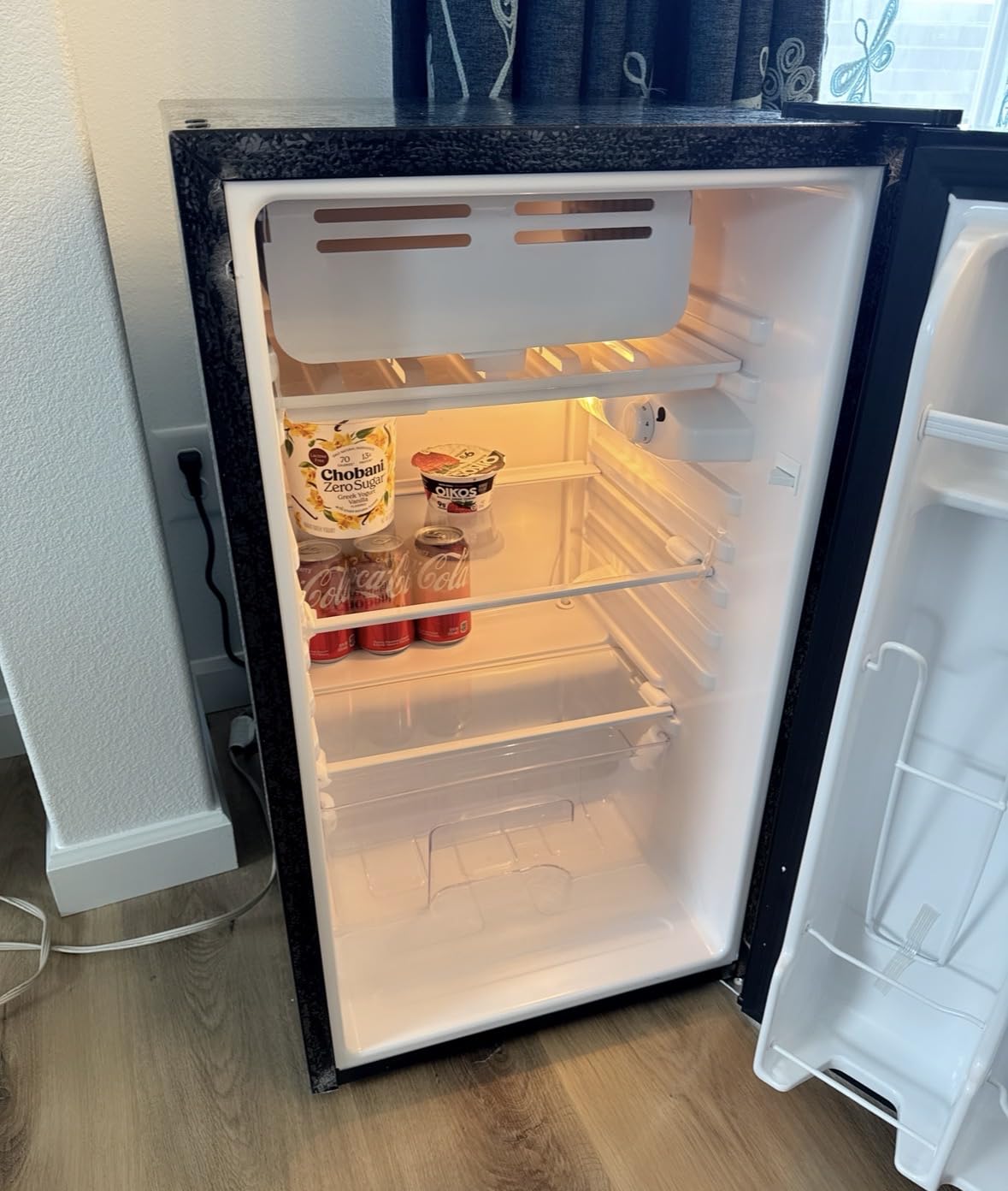 Feelfunn 3.2 Cu.Ft Mini Fridge with Freezer, 2 Door Dorm Fridge, Black customer photo 2