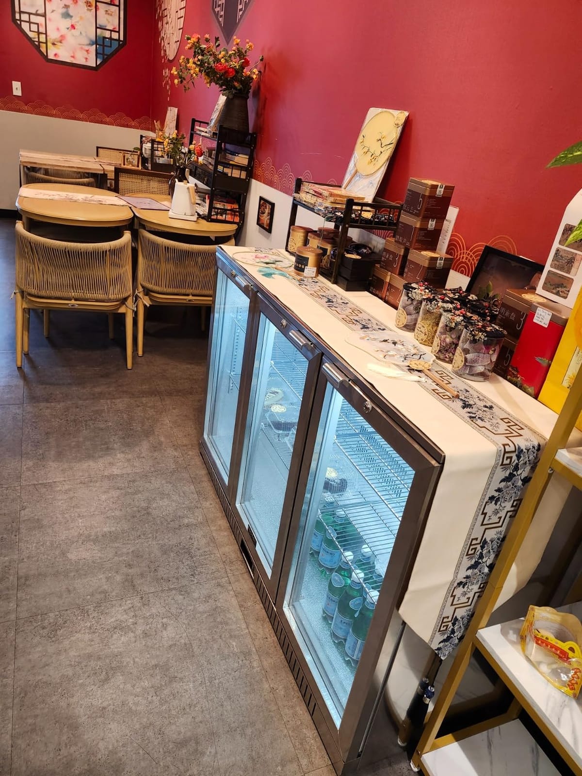 BODEGA Commercial Bar Cooler with 2 Solid Doors, 12 Cu.Ft Back Bar Refrigerator, Beverage Refrigerator for Beer Soda Wine,LED Light, Stainless Steel Top,6 Casters, for Kitchen Buffet Table customer photo 1