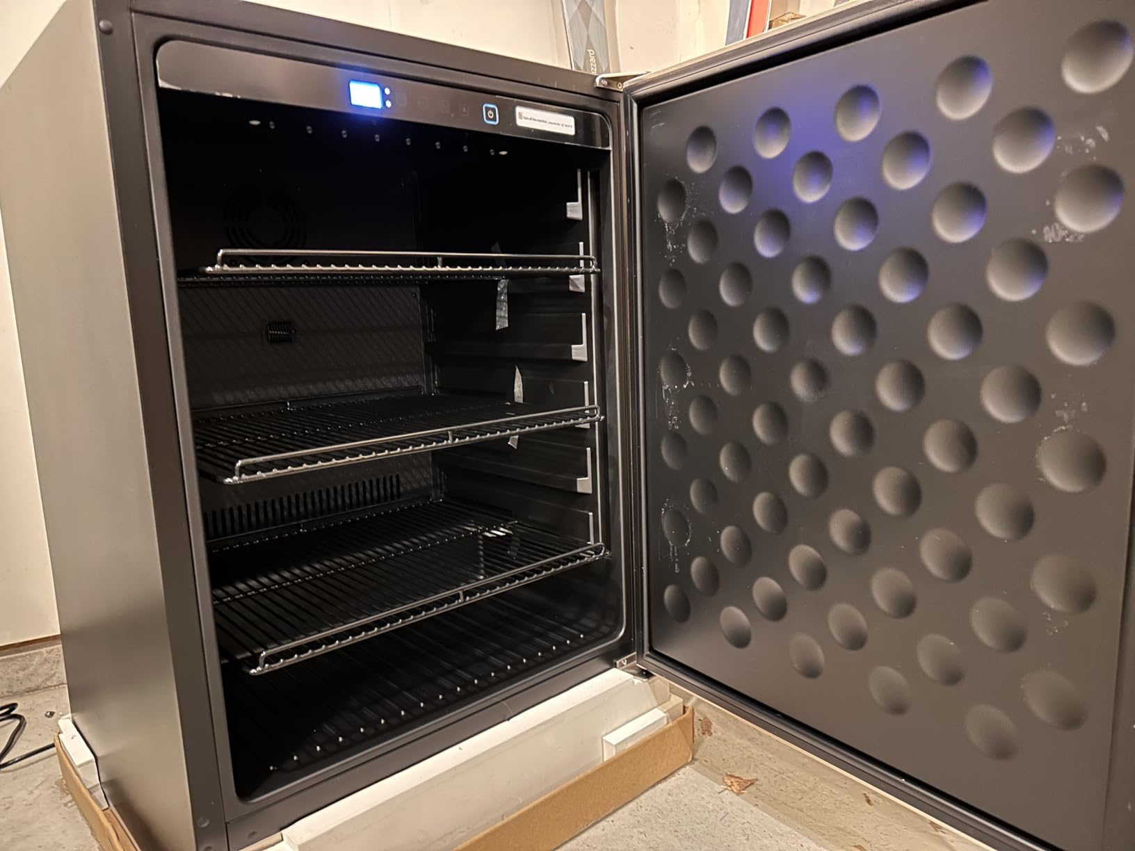 24'' Outdoor Refrigerator - 180 Can Outdoor Fridge Built-in or Freestanding, Stainless Steel Waterproof Under Counter Beverage Refrigerator, Compressor Cooling for Patio Kitchen Commercial (5.2 Cu.ft) customer photo 1