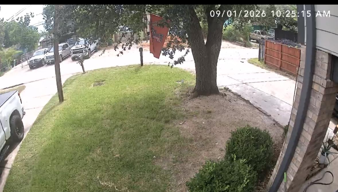 eufy Security eufyCam C37, 4K Solar Camera, 360° Pan&Tilt Auto AI Tracking customer photo 1