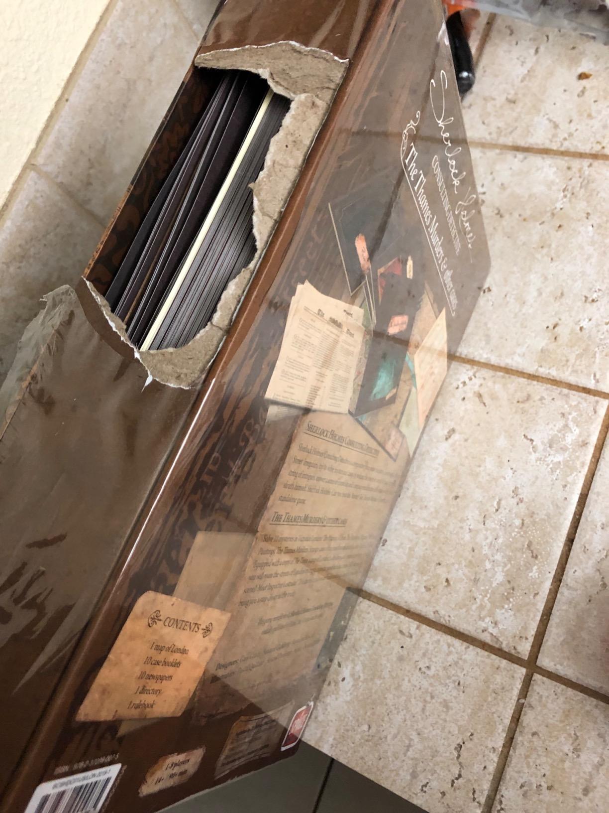 Asmodee Sherlock Holmes Consulting Detective - The Thames Murders & Other Cases Board Game - Captivating Mystery Game for Kids & Adults, Ages 14+, 1-8 Players, 90 Min Playtime customer photo 1