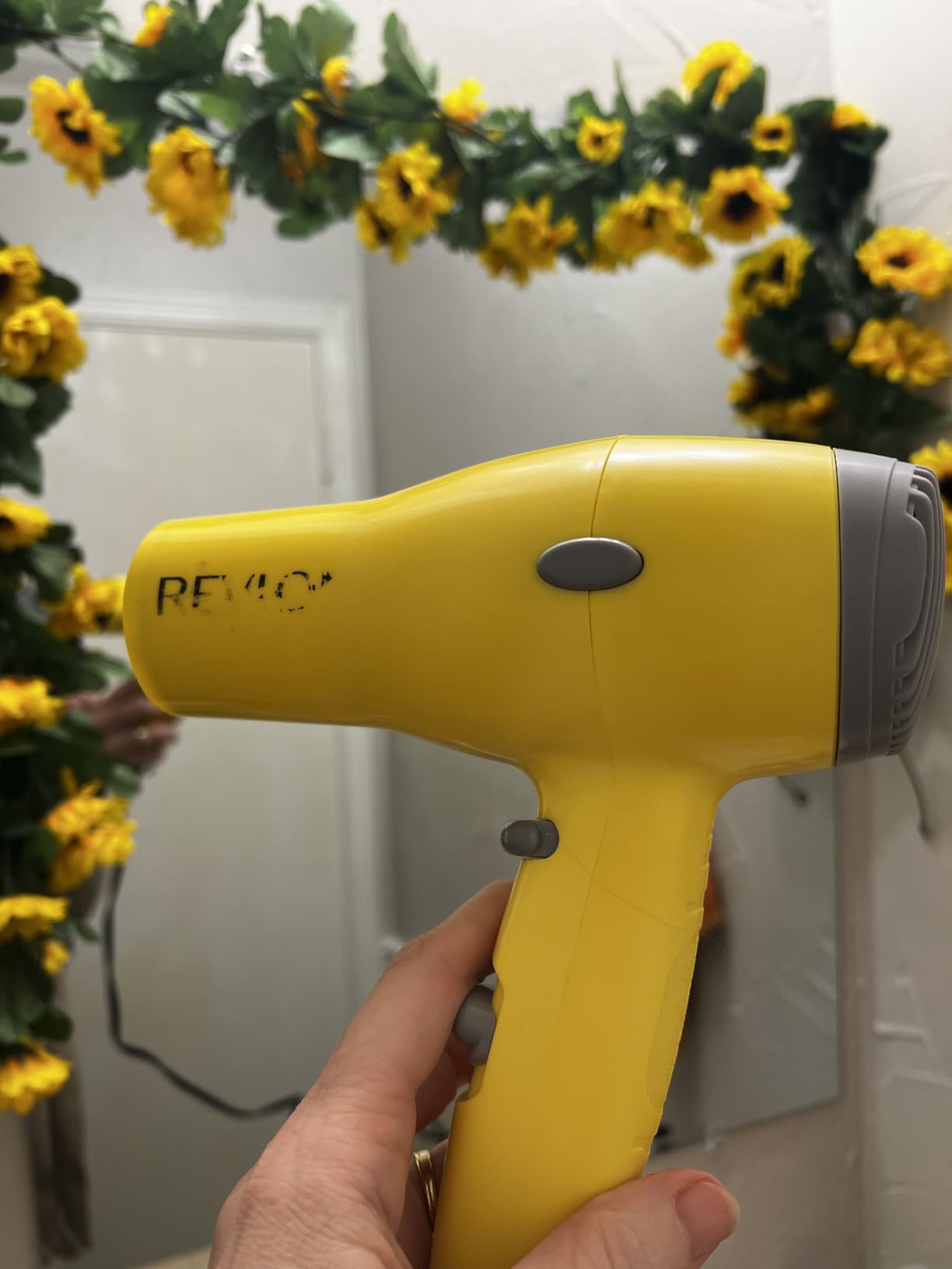 Revlon Compact Hair Dryer | 1875W Lightweight Design, Perfect for Travel, (Black) customer photo 2
