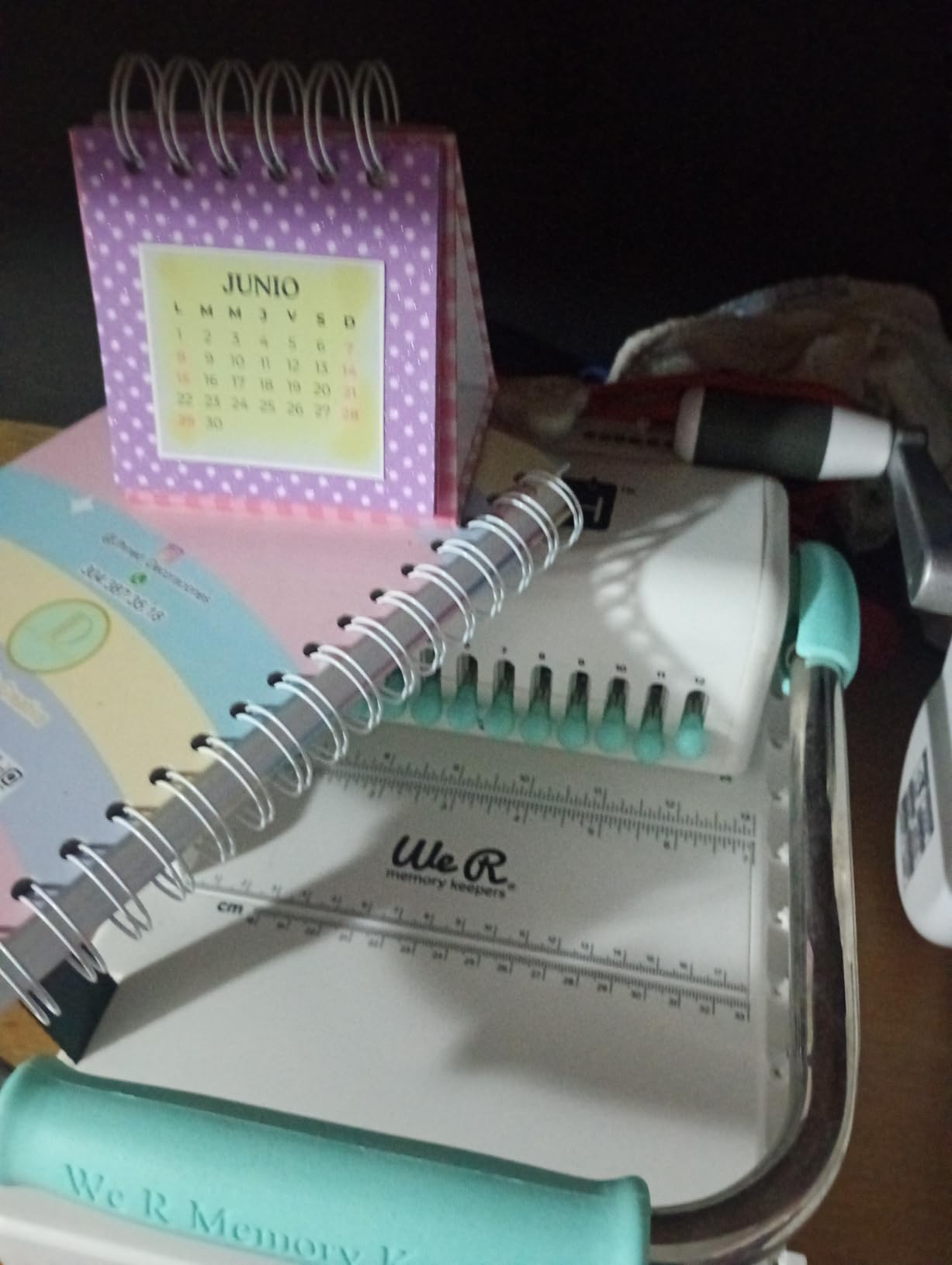 We R Memory Keepers Cinch Book Binding Machine Version 2, Mint, Easy to Use, Slide Ruler, Spiral Binding, Professional Books, Notebooks, Calendars customer photo 2