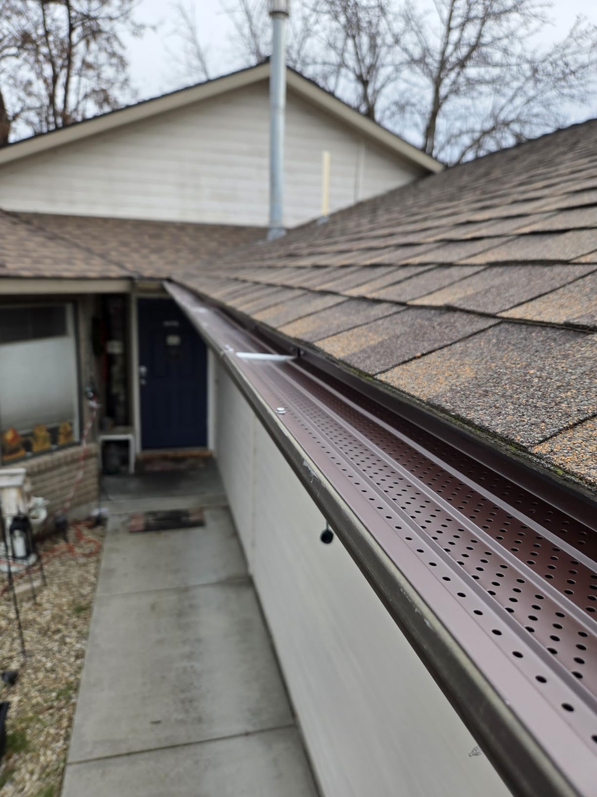 FlowGuard Gutter Guard, USA Made Professional DIY 5 Inch 50-Year Gutter Cover Leaf Protection System - Matte - Aluminum - 102 Feet - by FlexxPoint customer photo 1