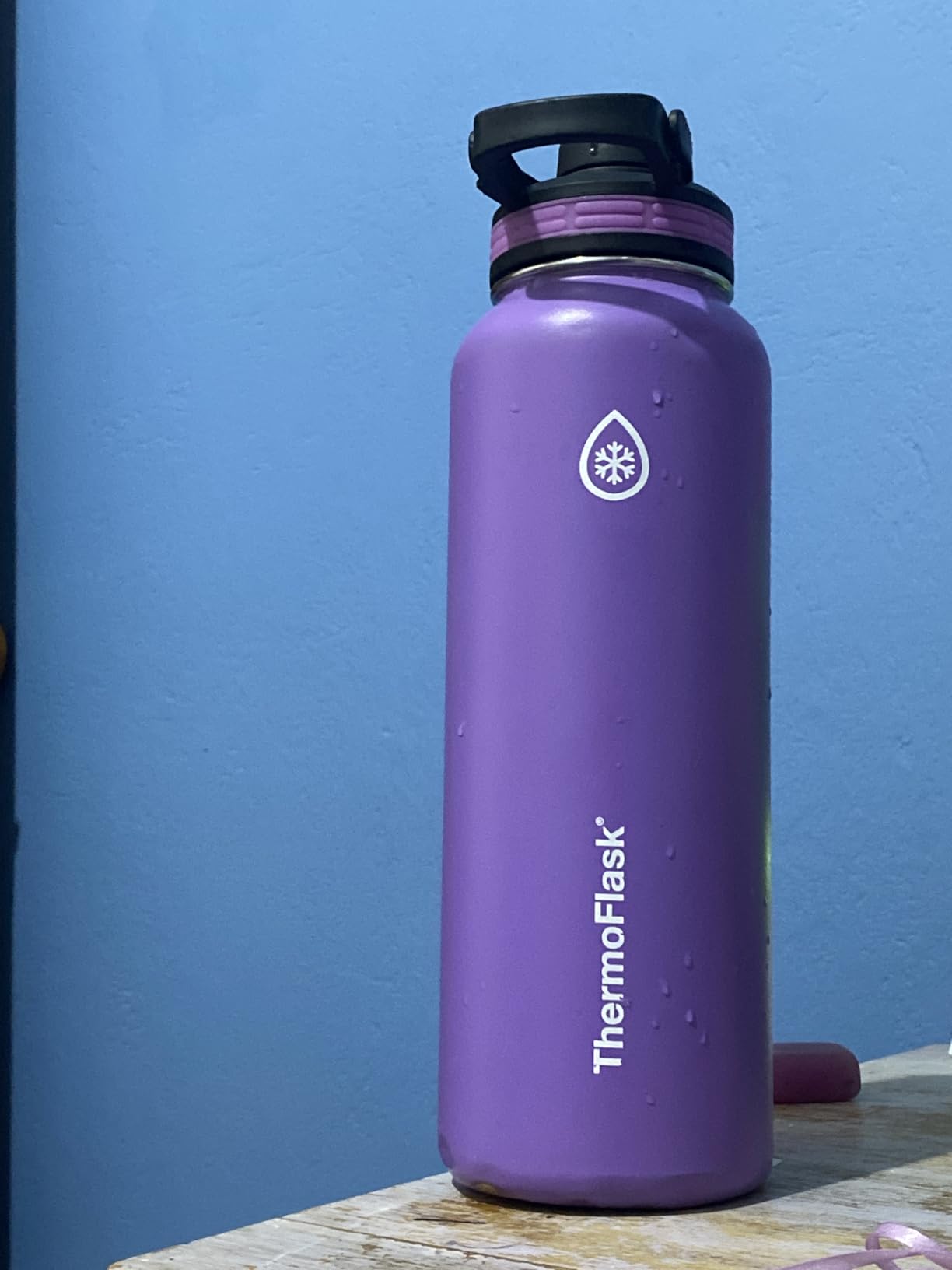ThermoFlask 40 oz Double Wall Vacuum Insulated Stainless Steel Water Bottle - Reusable with Leakproof Chug & Straw Lids - Keeps Drinks Cold 24 hr/Hot 12 hr - Easy Maintenance - Gym/On-the-Go, Cobalt customer photo 1