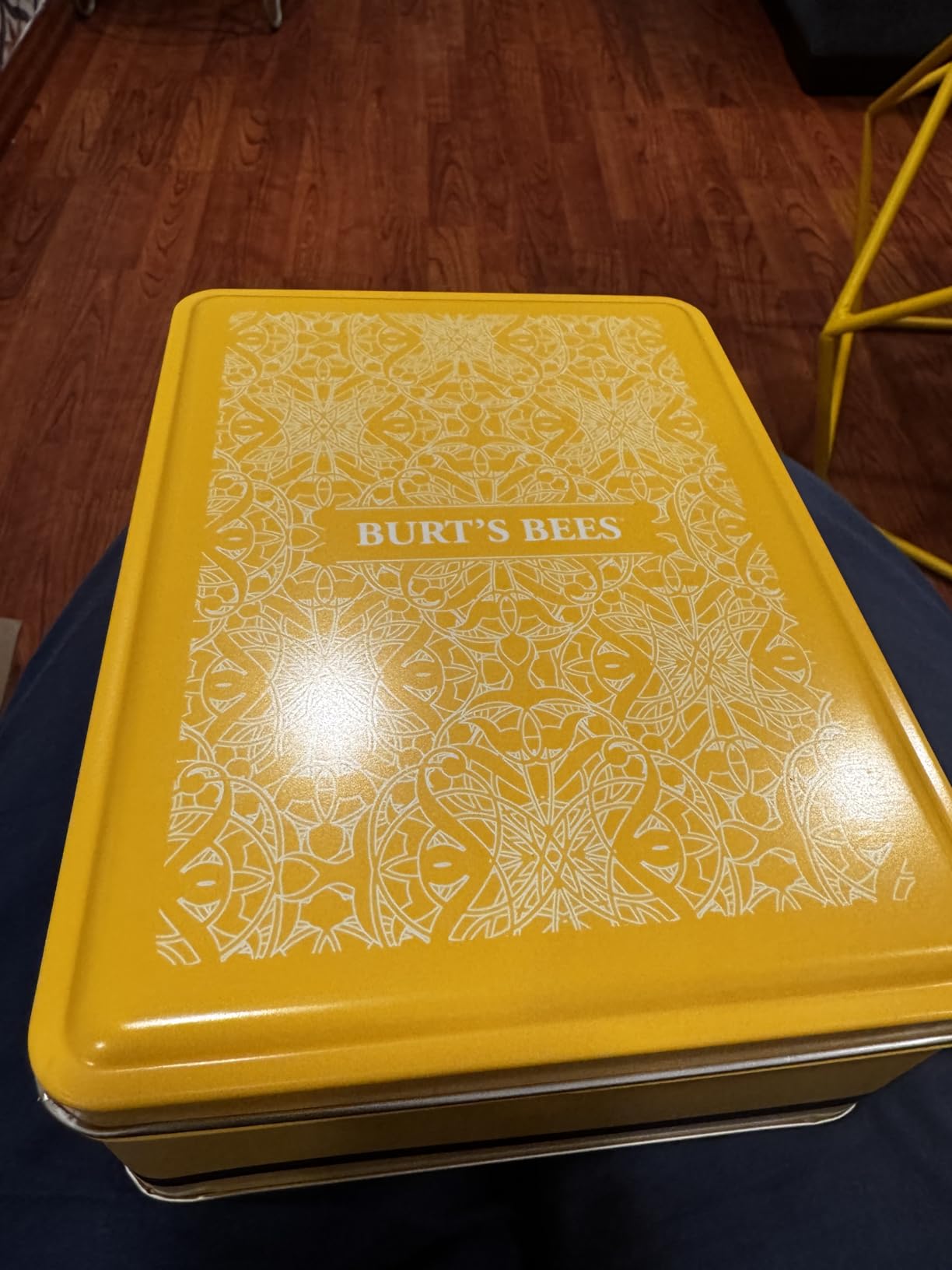 Burt's Bees Classics Gift Set, 6 Products in Giftable Tin customer photo 2