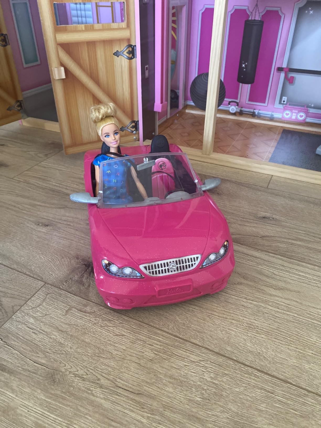 Barbie Playset with Sparkly Pink 2-Seater Toy Convertible Car Featuring Glam Details & Fashion Doll in Sundress & Sunglasses (Amazon Exclusive) customer photo 1
