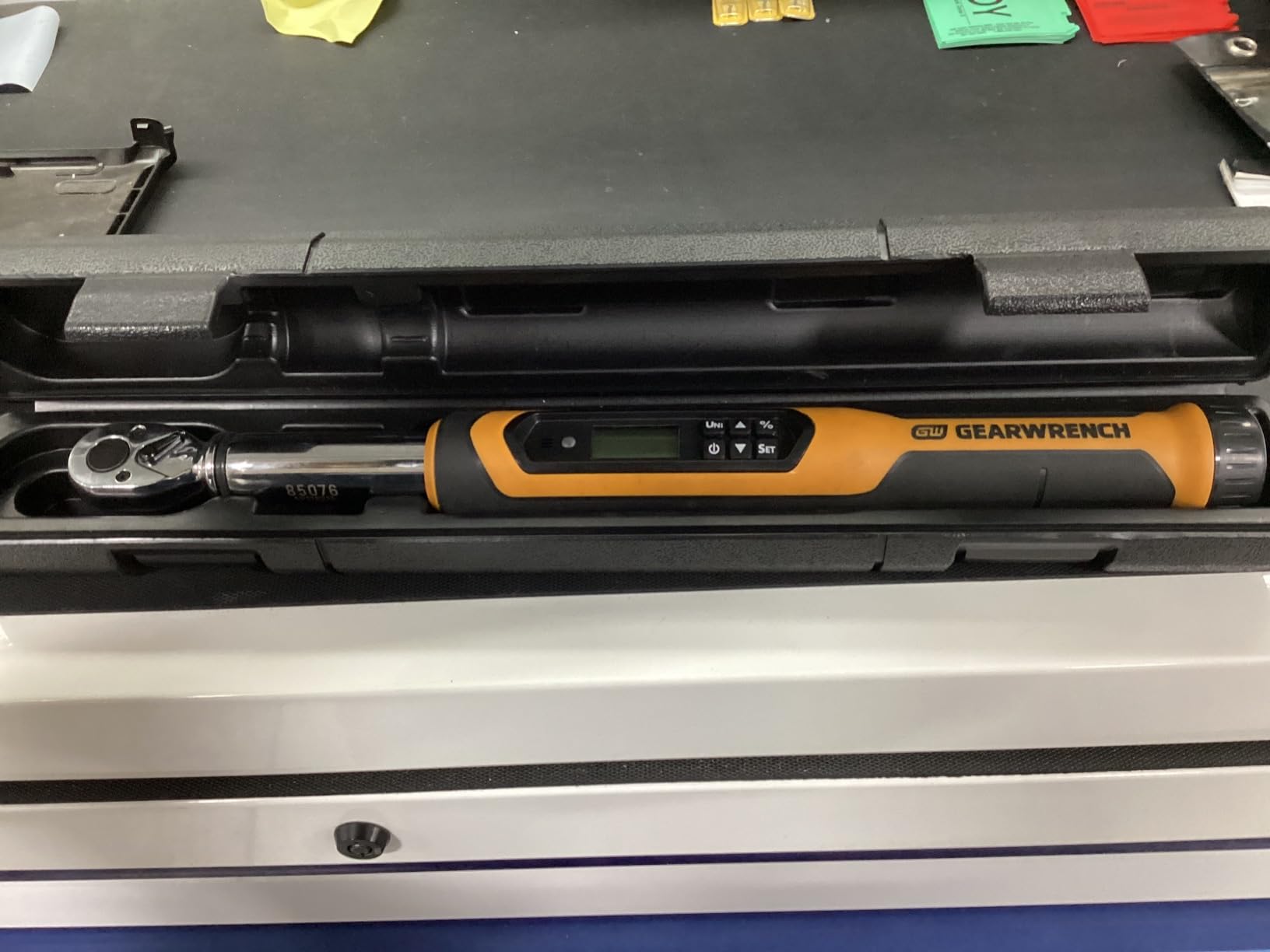 GEARWRENCH 3/8 Drive Electronic Torque Wrench 7.4-99.6 FT LB - 85076 customer photo 2