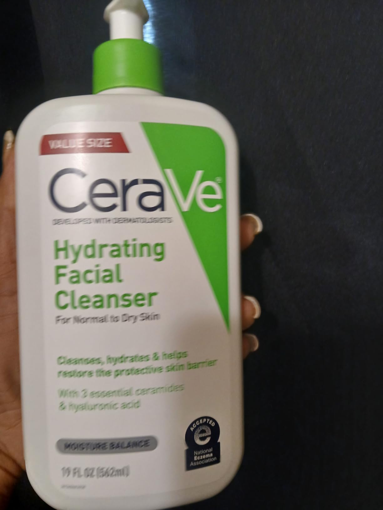 CeraVe Hydrating Cleanser with Hyaluronic Acid, Face Wash for Dry Skin,16oz customer photo 2