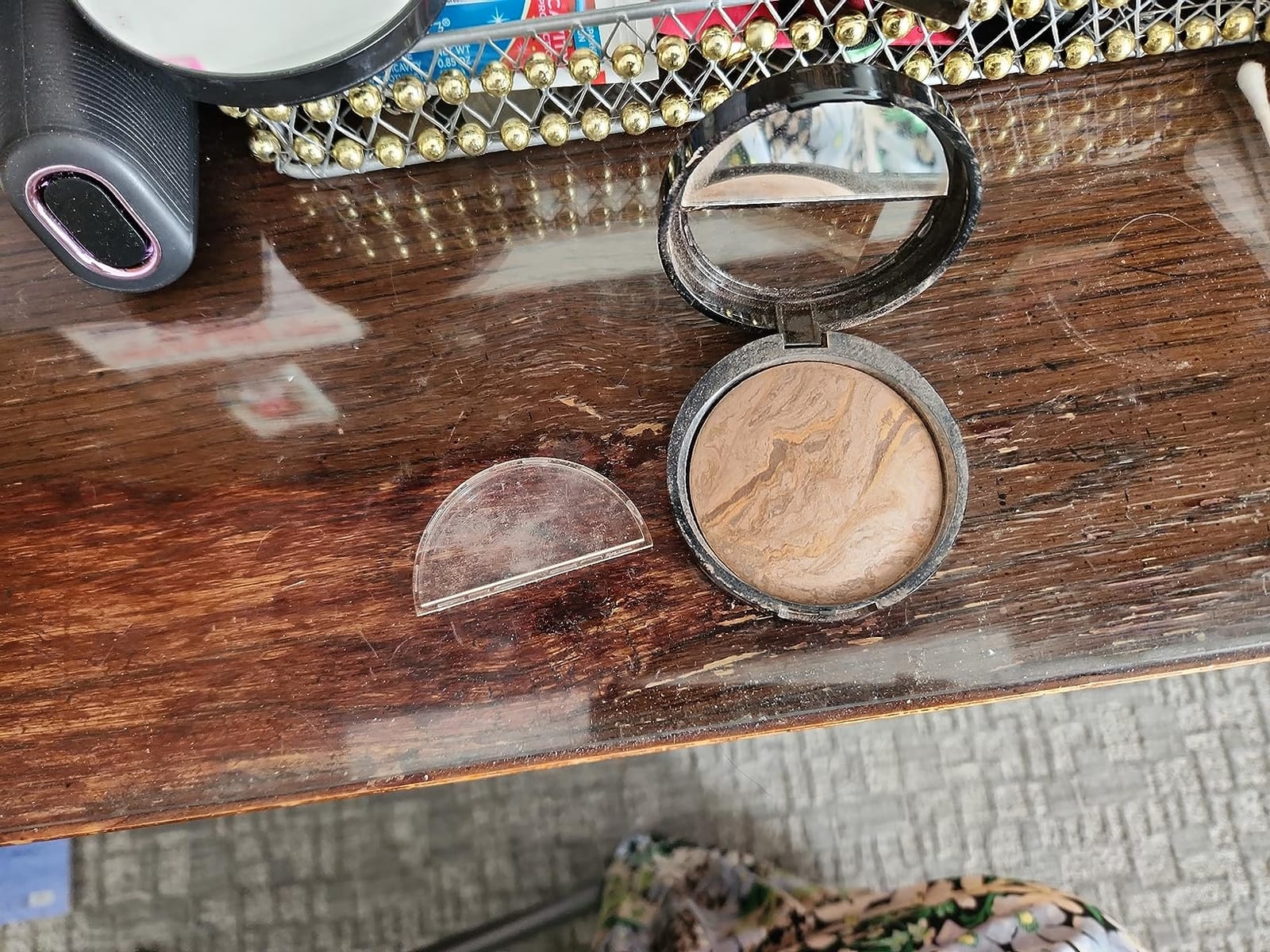 LAURA GELLER Baked Balance-n-Brighten Powder Foundation – Medium customer photo 2