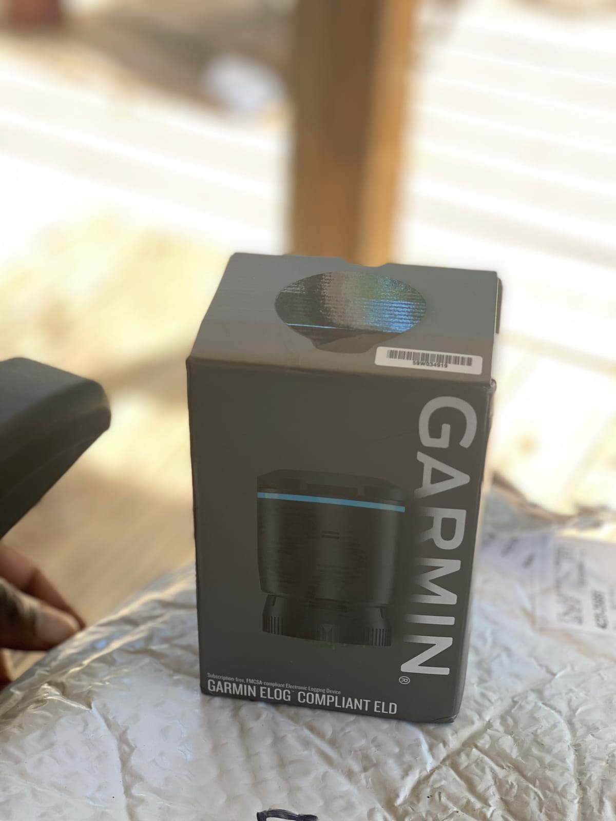 Garmin eLog, Compliant Electronic Logging Device (ELD), No-Subscription Fees, FMCSA Compliant, Supports 9-pin J1939 and 6-pin J1708 Diagnostic Ports (010-01876-00) customer photo 2