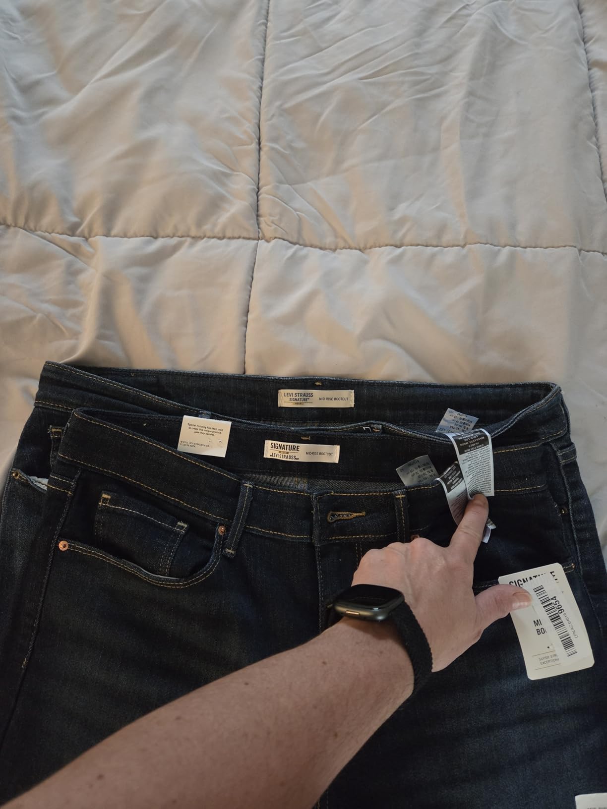 Levi Strauss Signature Gold Women's '03 Essentials Mid Rise Bootcut Jeans customer photo 2