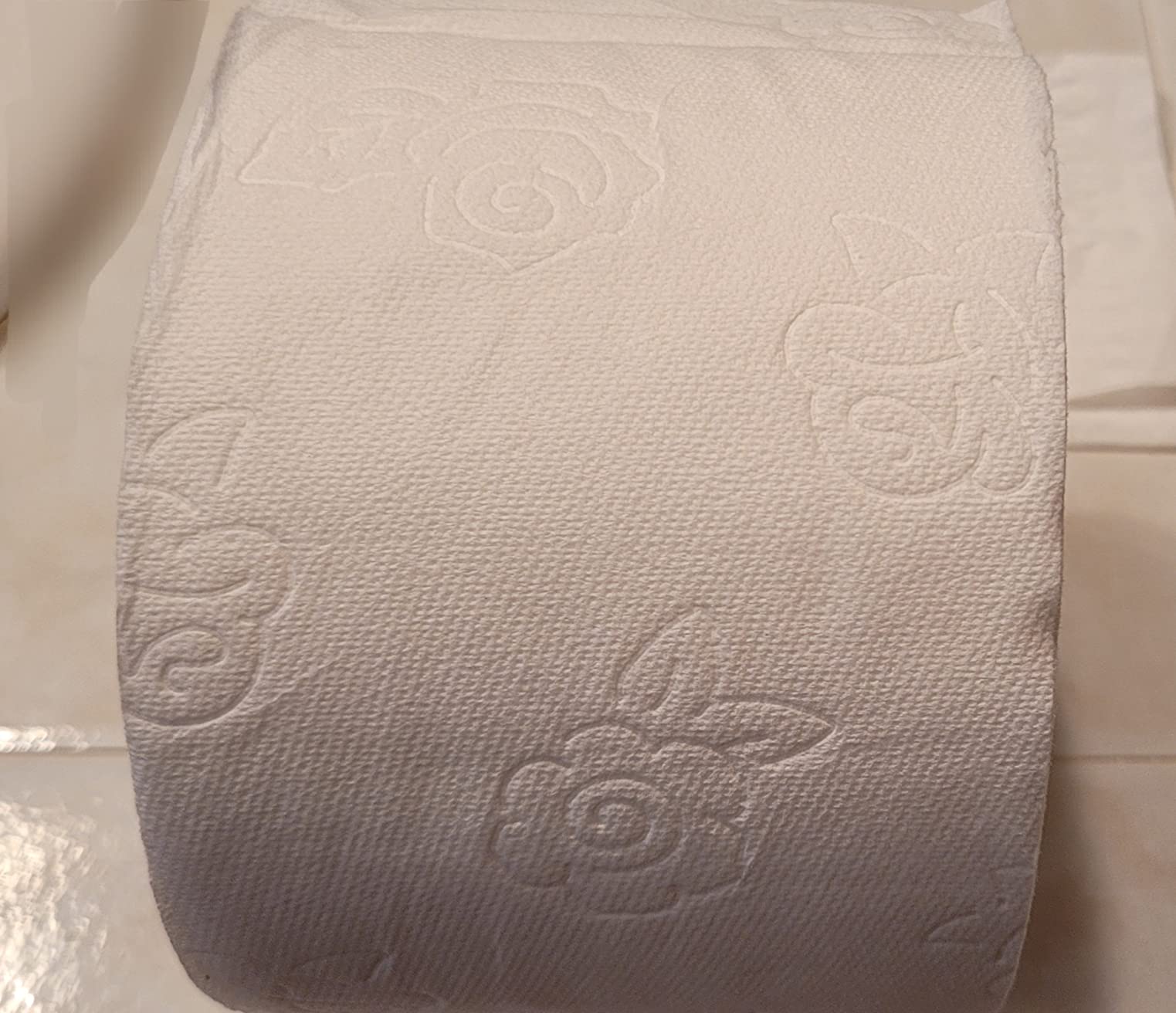 Amazon Brand - Presto! 2-Ply Ultra-Soft Toilet Paper, Septic-Safe, 24 Family Mega Rolls = 120 Regular Rolls, 308 Sheets, Unscented, Pack of 4 customer photo 2