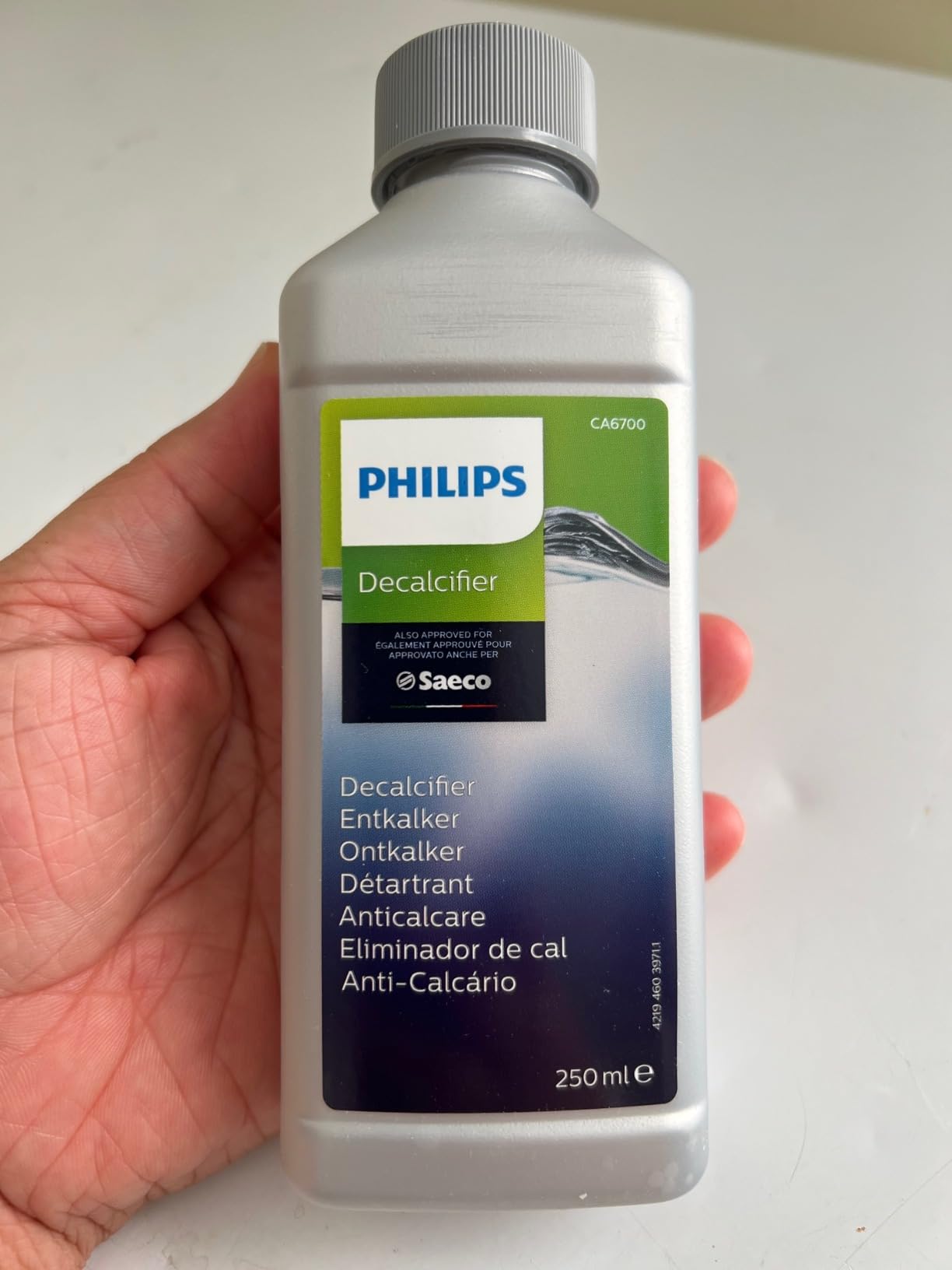 Philips CA6700/22 Universal Liquid Descaler for Philips, Saeco and Other Fully Automatic Coffee Machines Value Pack 2 x 250 ml customer photo 1