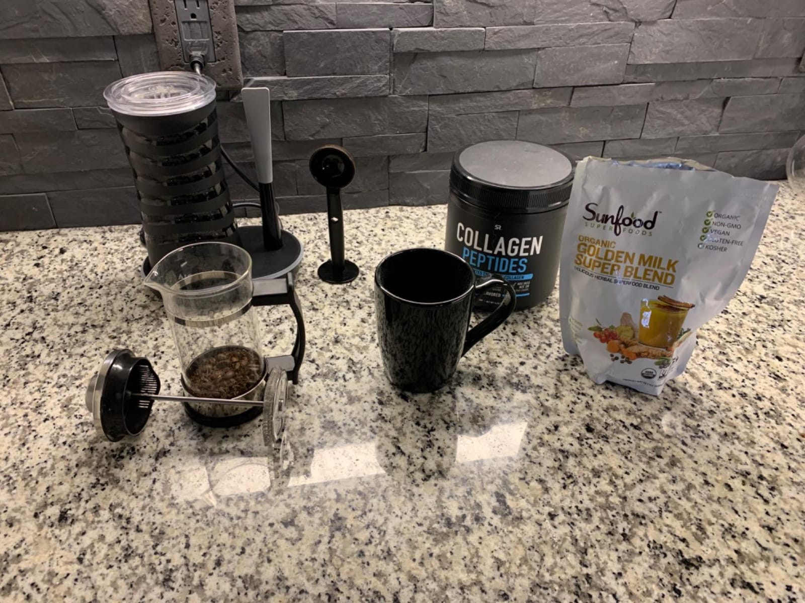 Sunfood Superfoods Organic Golden Milk Super Blend - Turmeric Latte Powder Mix with Ginger, Black Pepper, Cinnamon & Cardamom Spices, Vegan, USDA Organic, Gluten Free - 6 oz customer photo 2