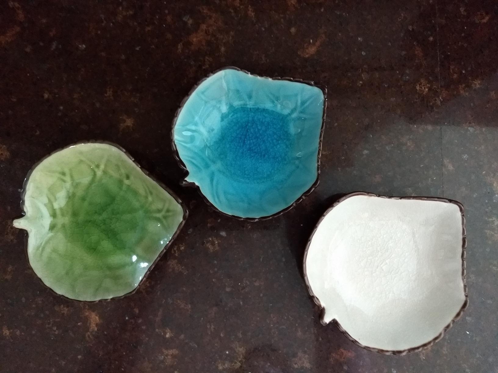 WAIT FLY Lovely Grape Leaves Shaped Ceramics Seasoning Dishes/ Tea Bag Holders/ Ketchup Saucer/ Appetizer Plates/ Vinegar Spice Salad Soy Sushi Wasabi Seasoning Dipping Bowls, Set of 3 customer photo 1