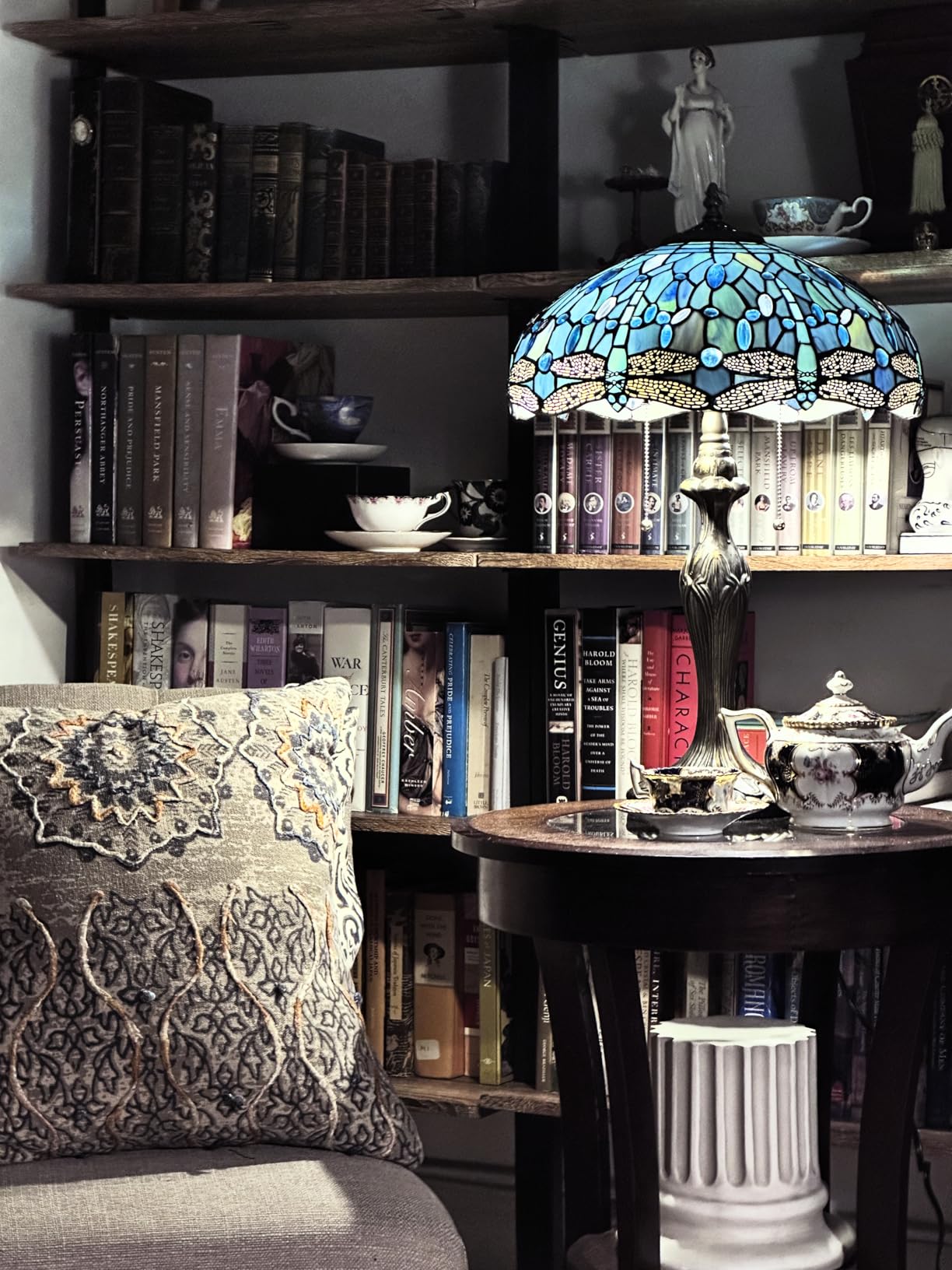 WERFACTORY Tiffany Lamp Stained Glass Bedside Table Lamp Desk Reading Light customer photo 1