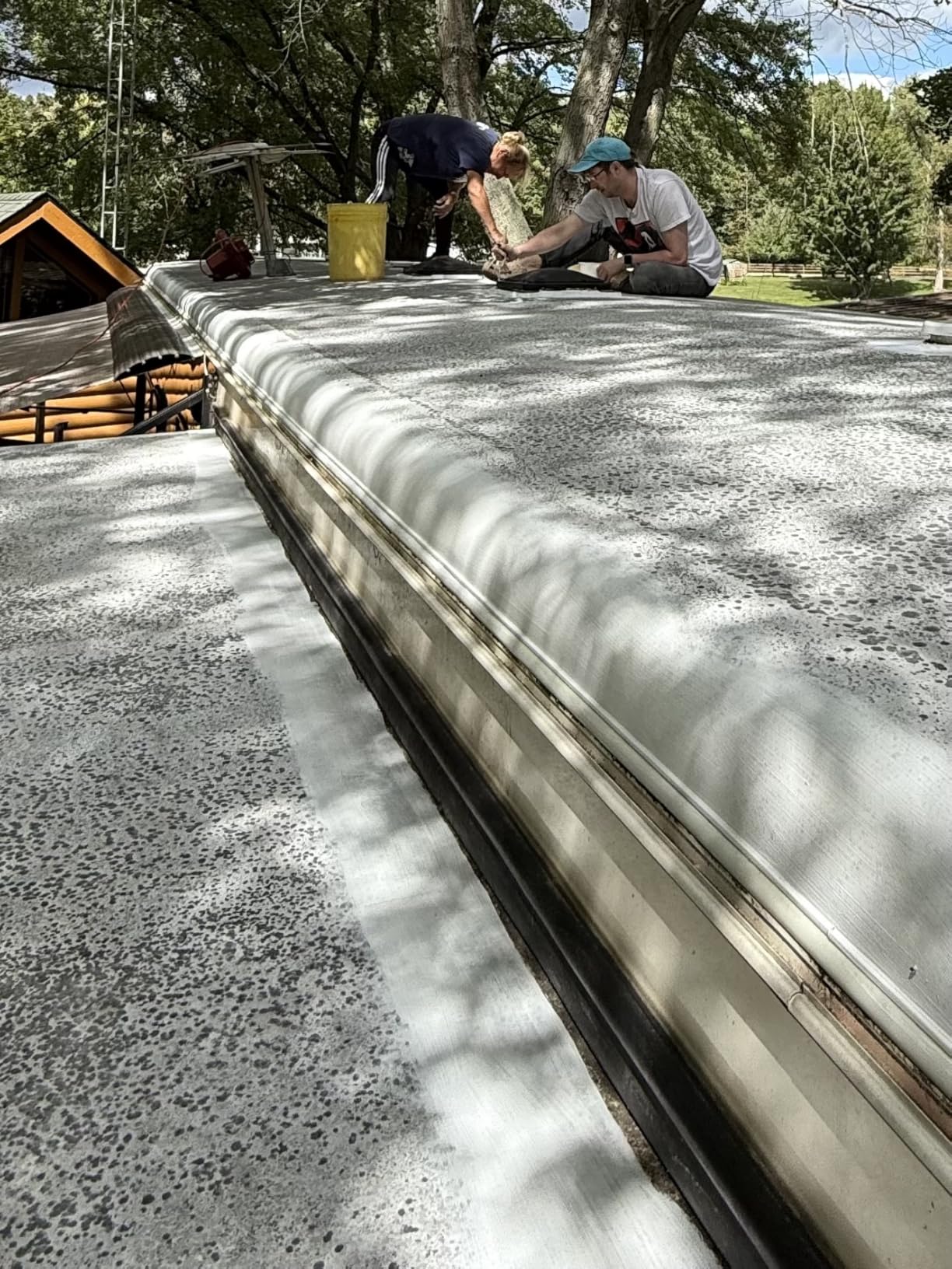 Rust-Oleum 710 Elastomeric Roof Coating, 5 Gallon, White customer photo 1