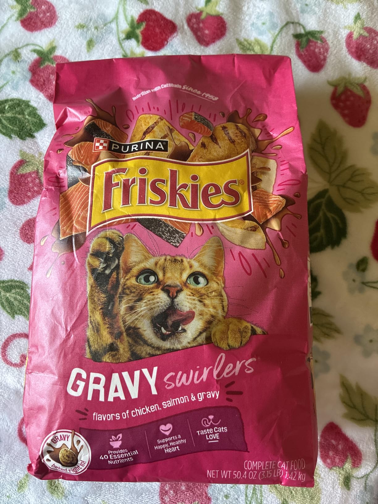 Friskies Purina Gravy Swirlers Dry Cat Food, Chicken & Salmon, 22 lb Bag customer photo 1