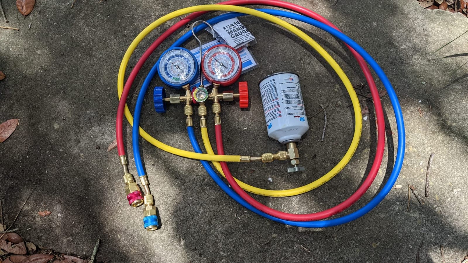 OMT 3-Way AC Manifold Gauge Set for R12 R134a R502 R22, 5 ft Hoses customer photo 1