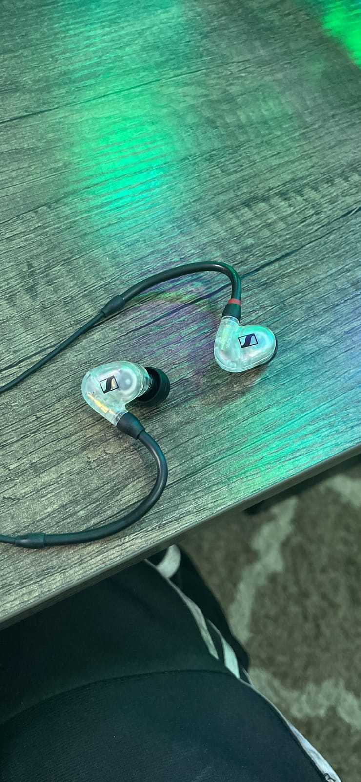 SENNHEISER IE 40 PRO, molded in ear dynamic monitors (Black) customer photo 1