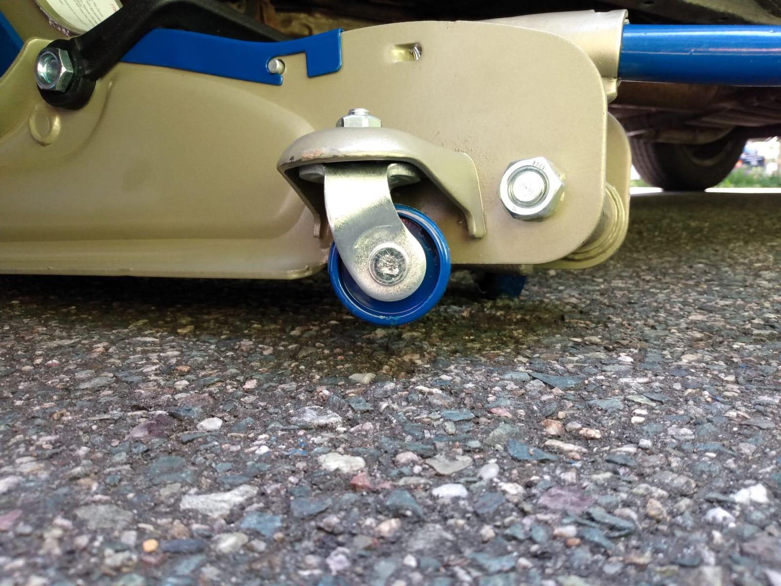 Liftmaster 2.5 Ton Low Profile Jack Ver. 2 customer photo 1