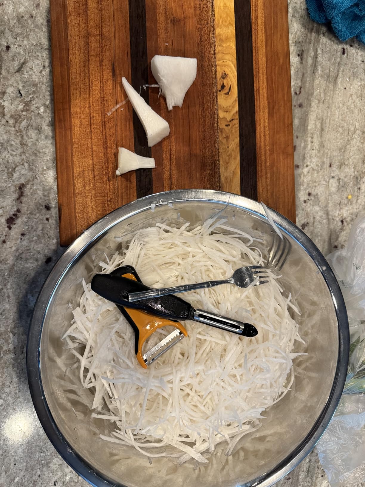 OXO Good Grips Stainless Steel Julienne Prep Vegetable Peeler customer photo 1
