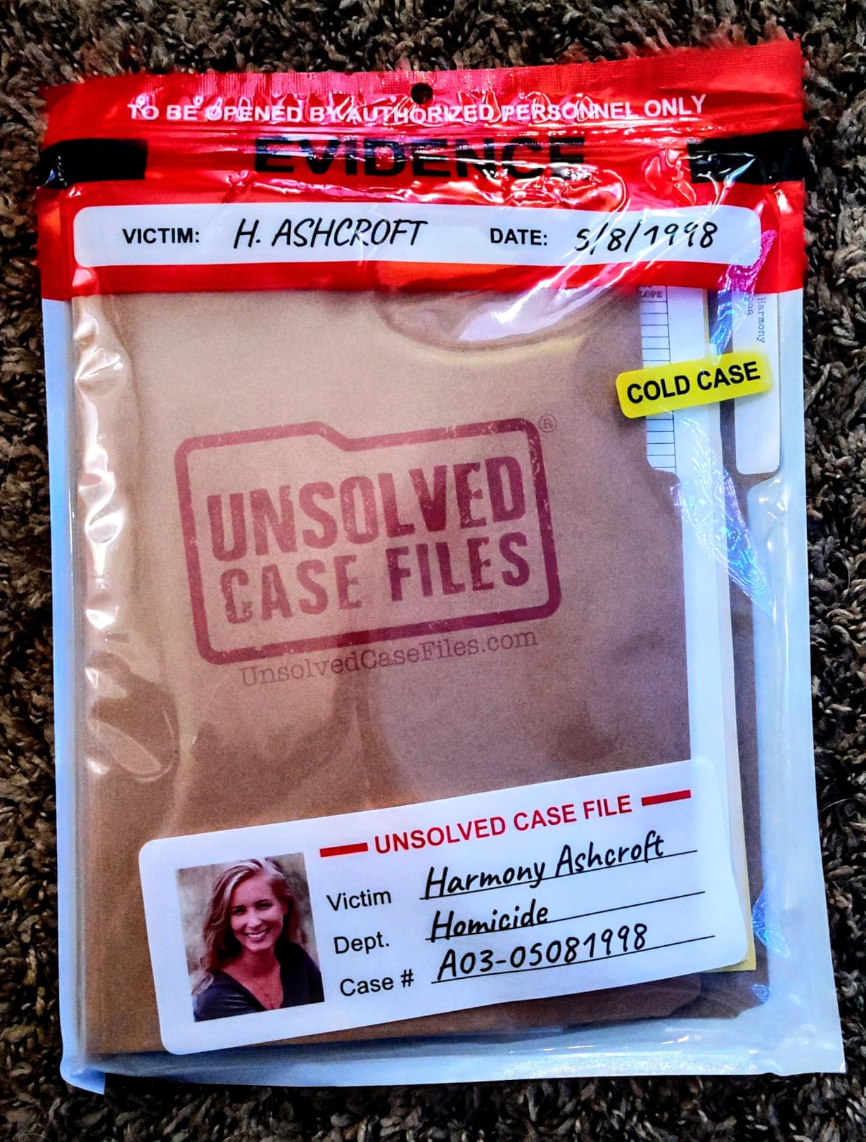 Unsolved Case Files | Ashcroft, Harmony - Cold Case Murder Mystery Game - Can You Solve The Crime? Who Killed Harmony? For Ages 14 and up customer photo 2