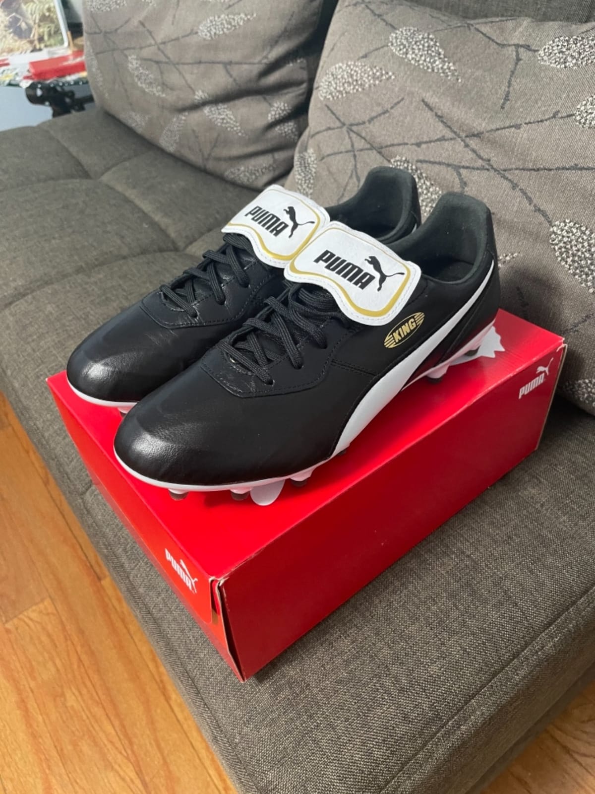 Puma Men's King Top Firm Ground Soccer Shoe customer photo 1