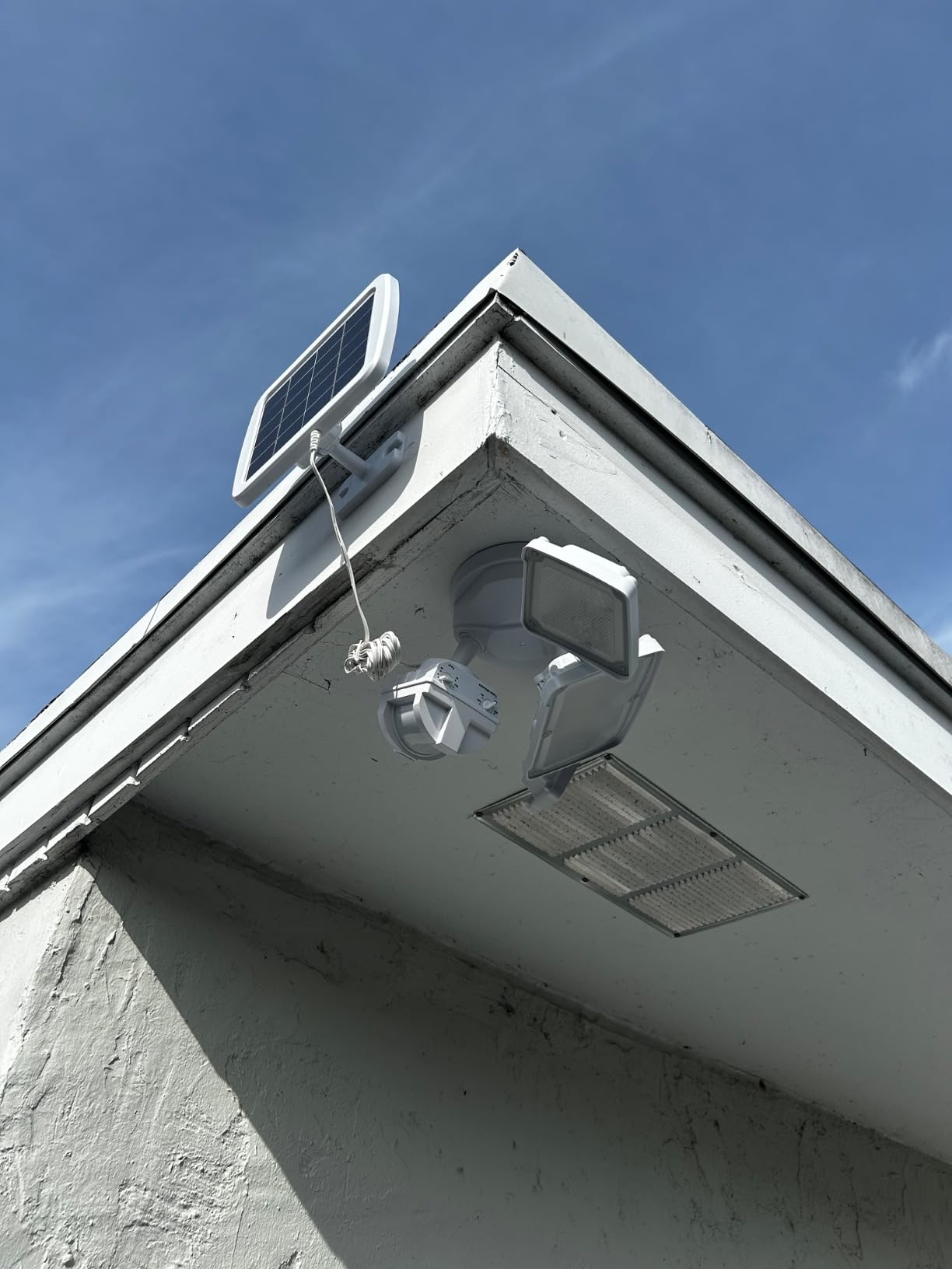 LEPOWER Solar LED Security Lights, PIR Motion Sensor Outdoor, 1600LM, Yard customer photo 1
