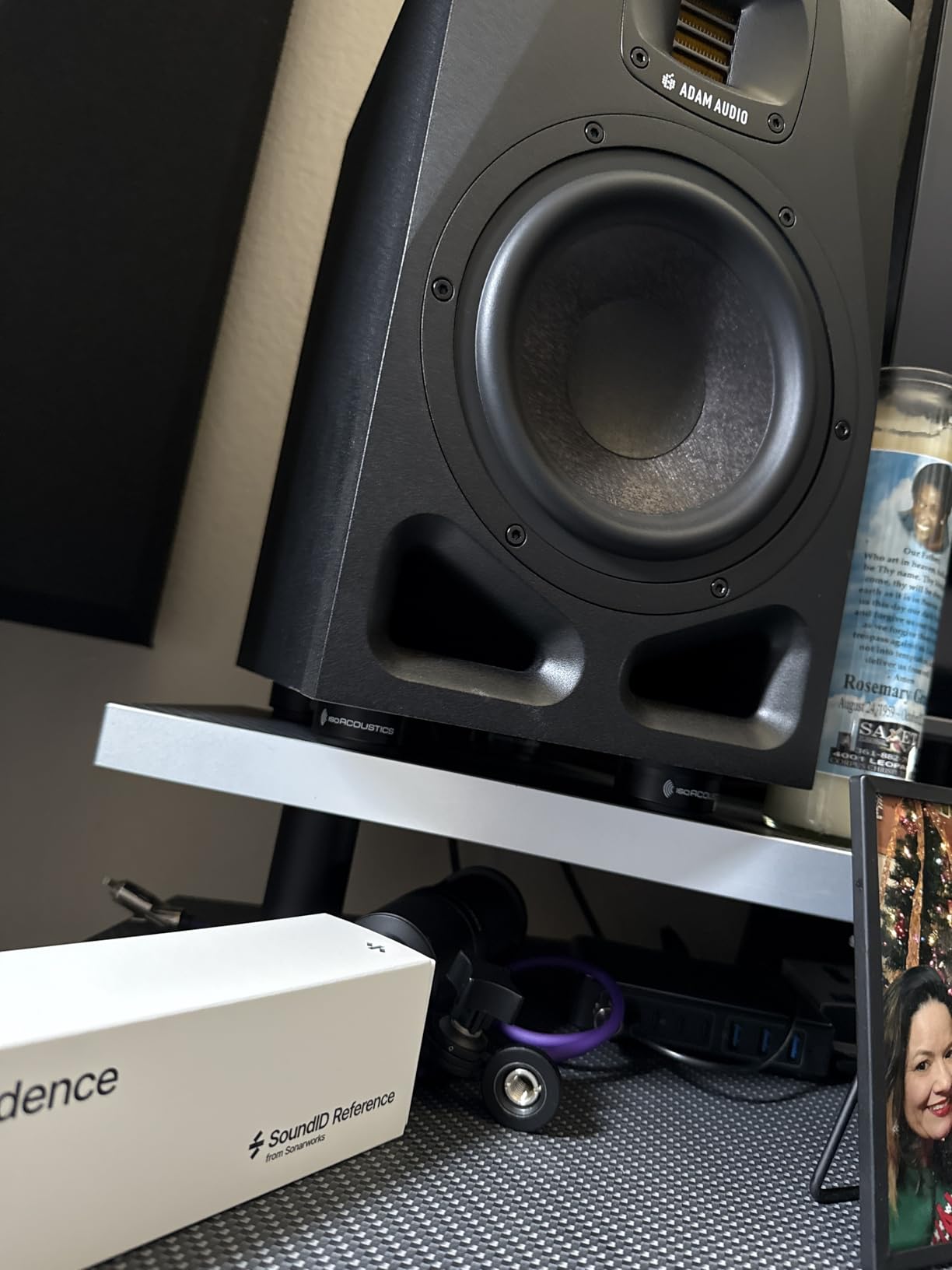 IsoAcoustics Iso-Puck Series Acoustic Isolators (Iso-Puck Mini, 6 lbs max/Unit, 8-Pack) customer photo 1
