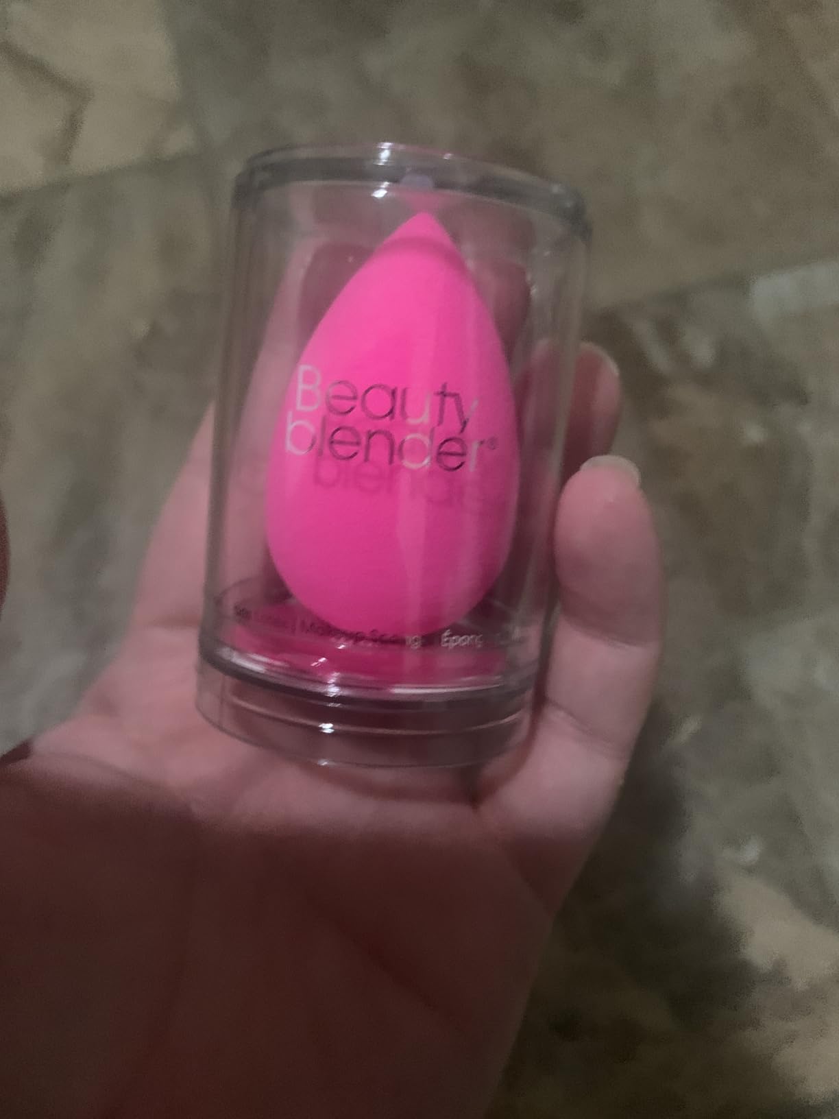 Beautyblender Original Pink Makeup Sponge | Super-Soft Blending Foam for Foundations, Powders and Creams | Reusable & Washable, Vegan & Cruelty-Free, Streak-Free Finish customer photo 1