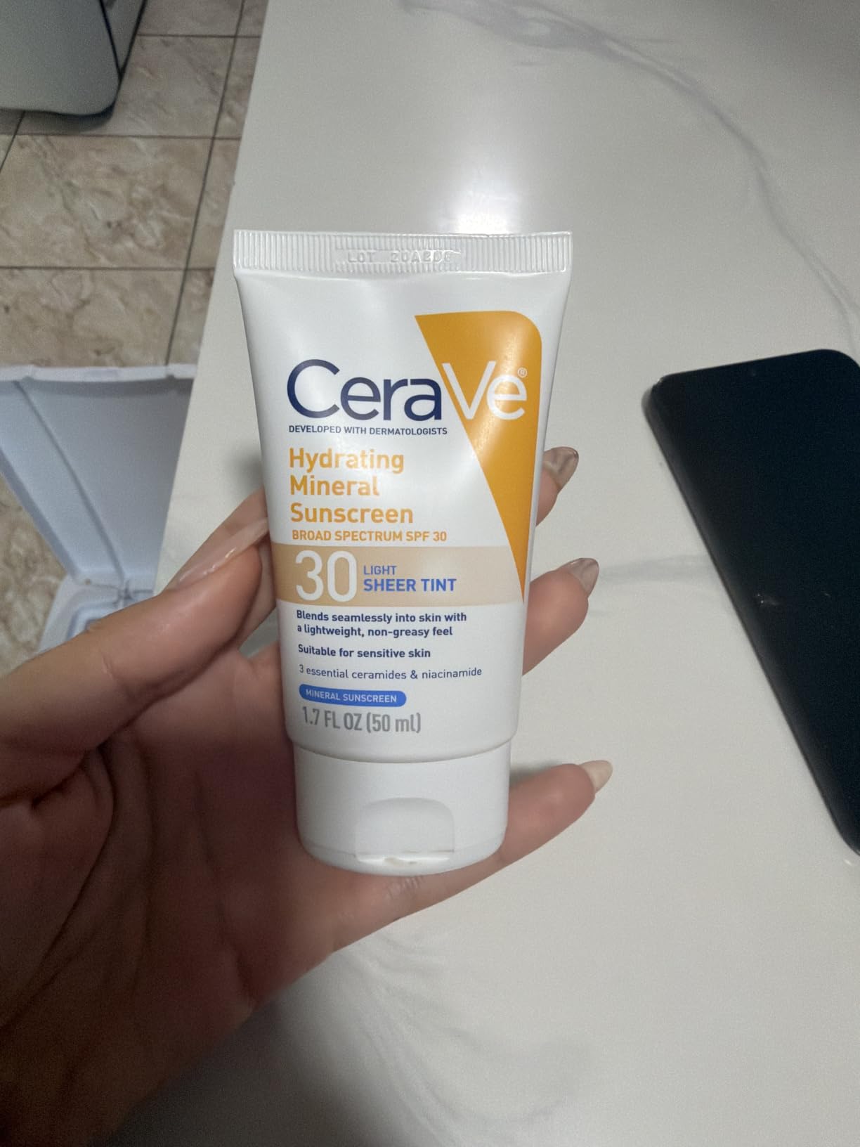 CeraVe Tinted Sunscreen for Face, Mineral SPF 30 Moisturizer, Medium, 1.7oz customer photo 1