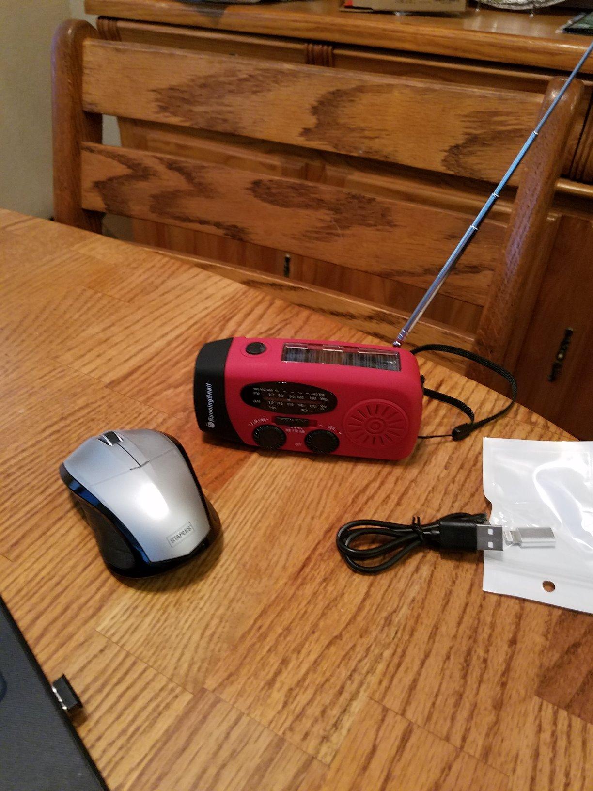 RunningSnail Emergency Crank Radio with 3-Mode Flashlight & Reading Lamp customer photo 2