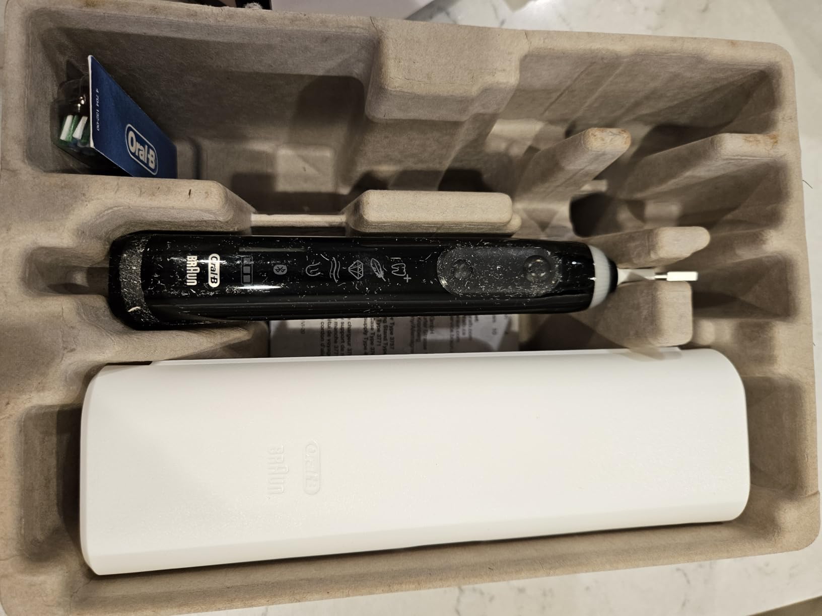 Oral-B Genius X Limited Rechargeable Electric Toothbrush with 1 Replacement Brush Head, Travel Case, Midnight Black customer photo 1