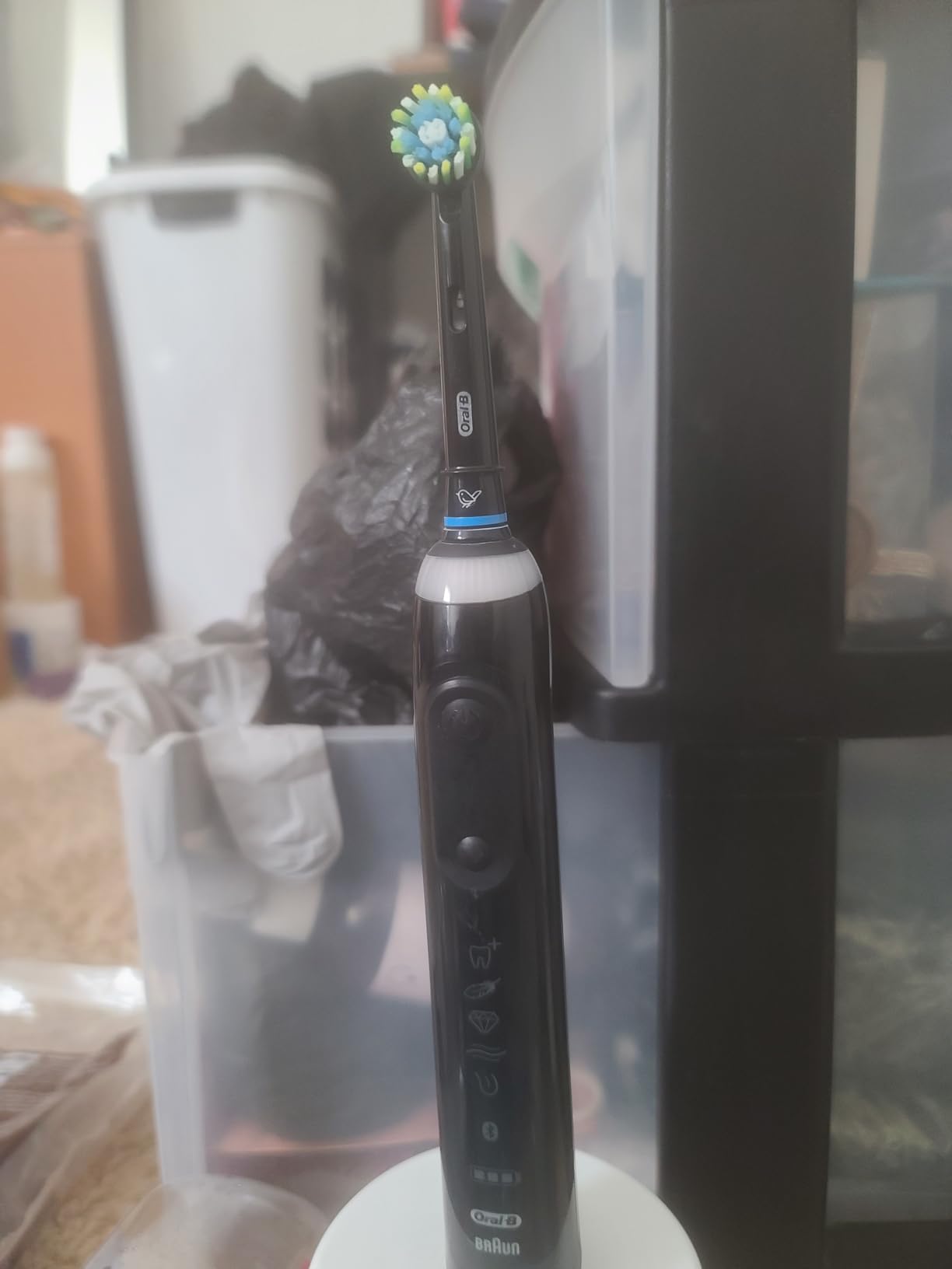Oral-B Genius X Limited Rechargeable Electric Toothbrush with 1 Replacement Brush Head, Travel Case, Midnight Black customer photo 2