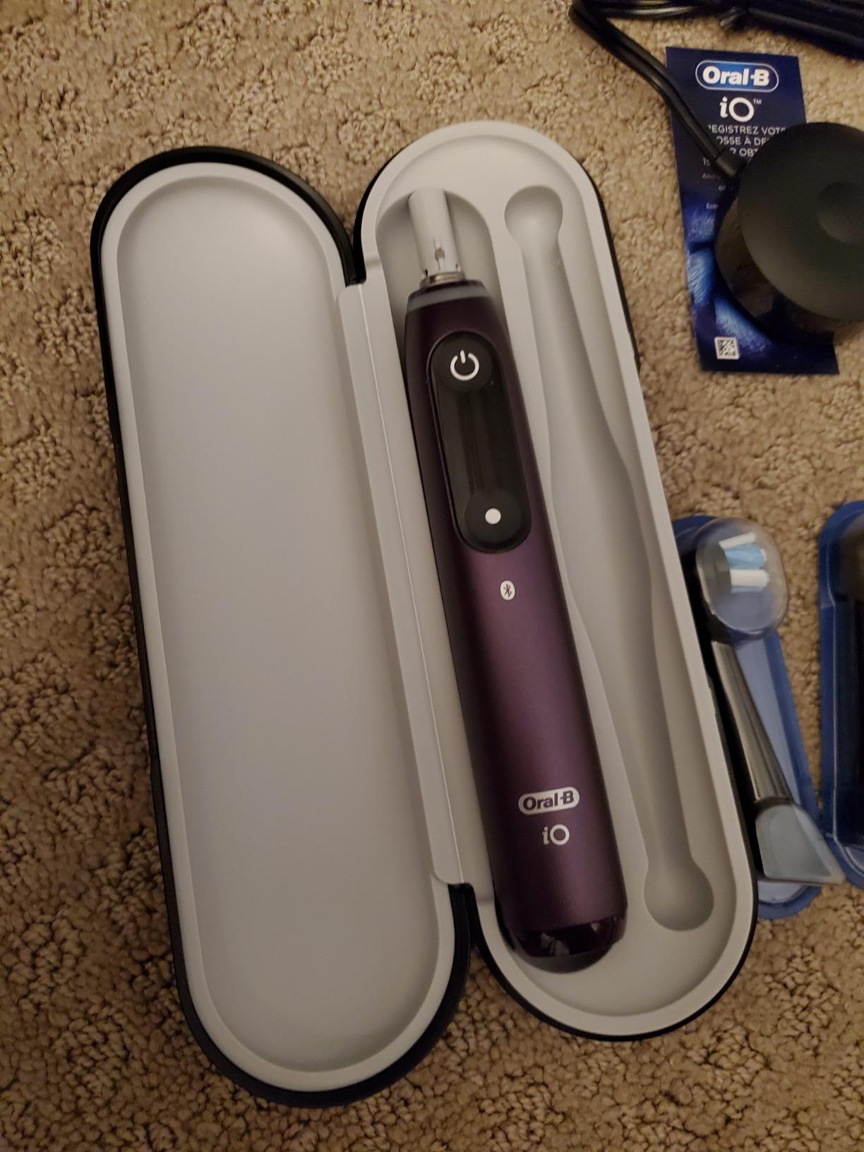 Oral-B iO Series 8 Electric Toothbrush with 2 Replacement Brush Heads, Violet Ametrine customer photo 2