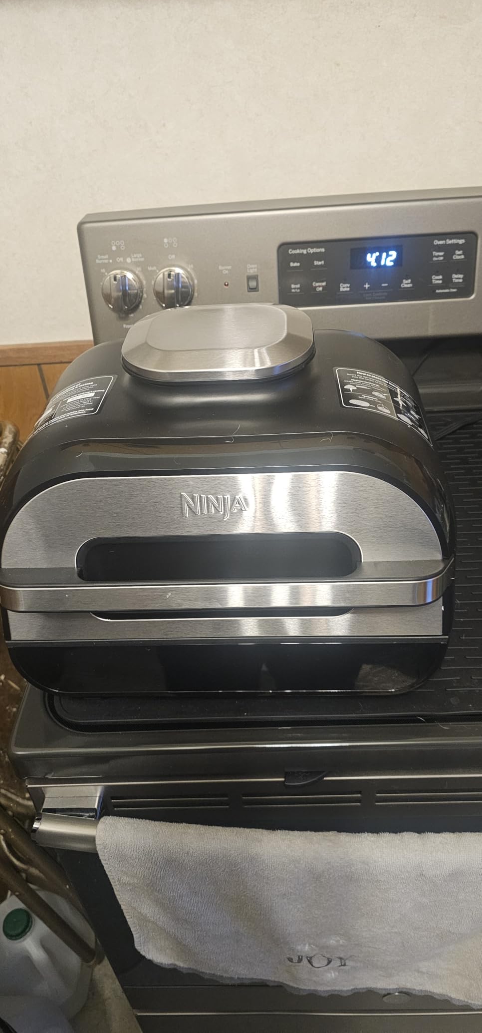 Ninja FG551 Foodi Smart XL 6-in-1 Indoor Grill and Air Fryer, 4 Qt Capacity, Black/Silver customer photo 1