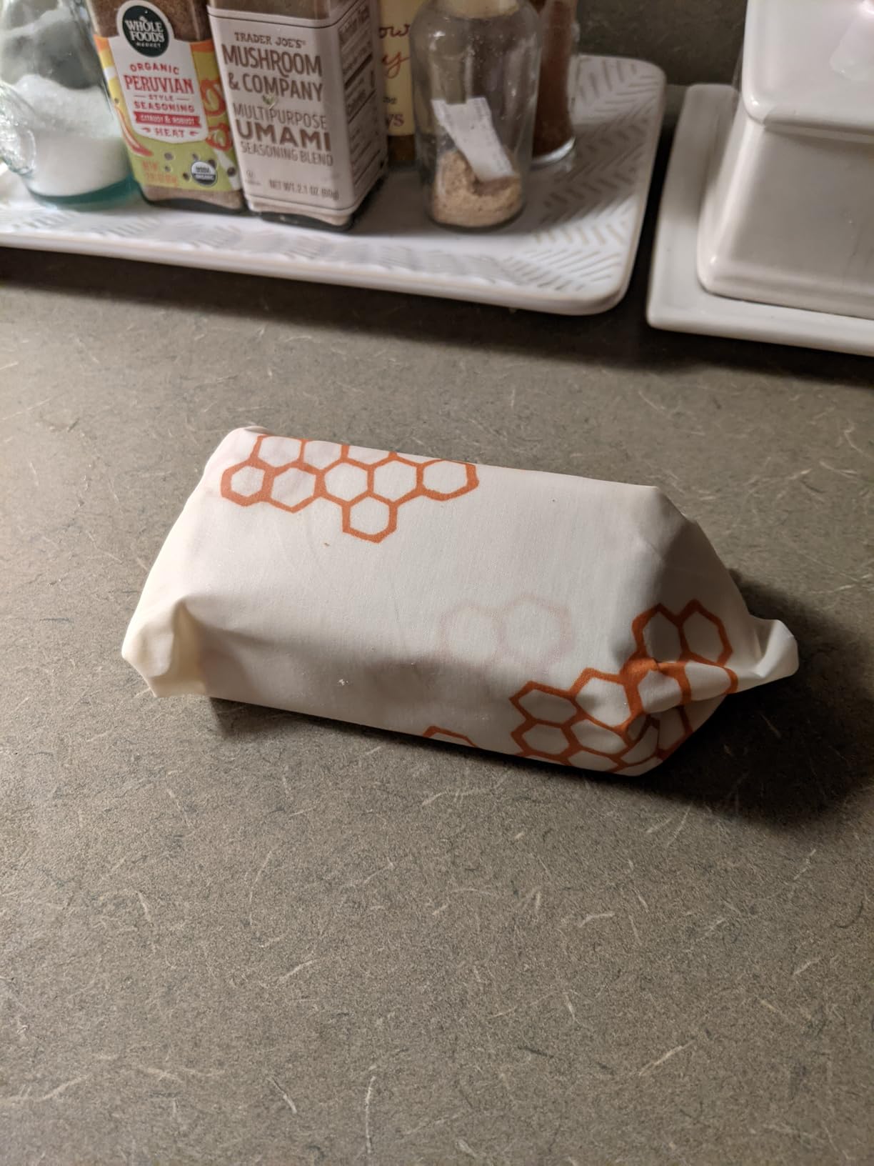 Bee's Wrap Beeswax Wrap Roll, 14 x 53 in - Honeycomb customer photo 2