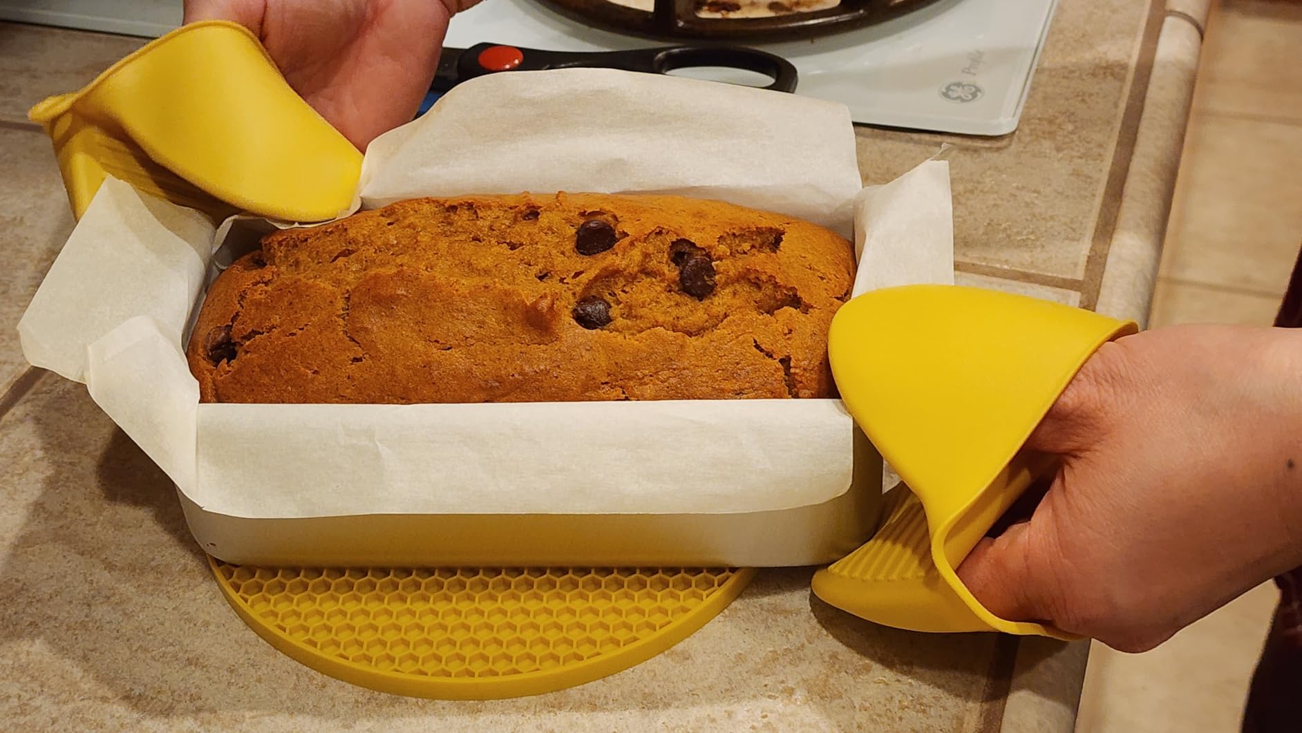 RORECAY Silicone Oven Mitts and Pot Holders Sets, Gloves for Kitchen, Gray customer photo 1