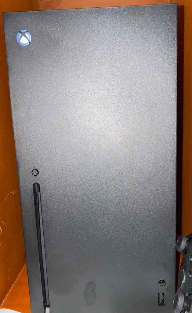 Xbox Series X | Disc Gaming Console | 1TB SSD customer photo 1