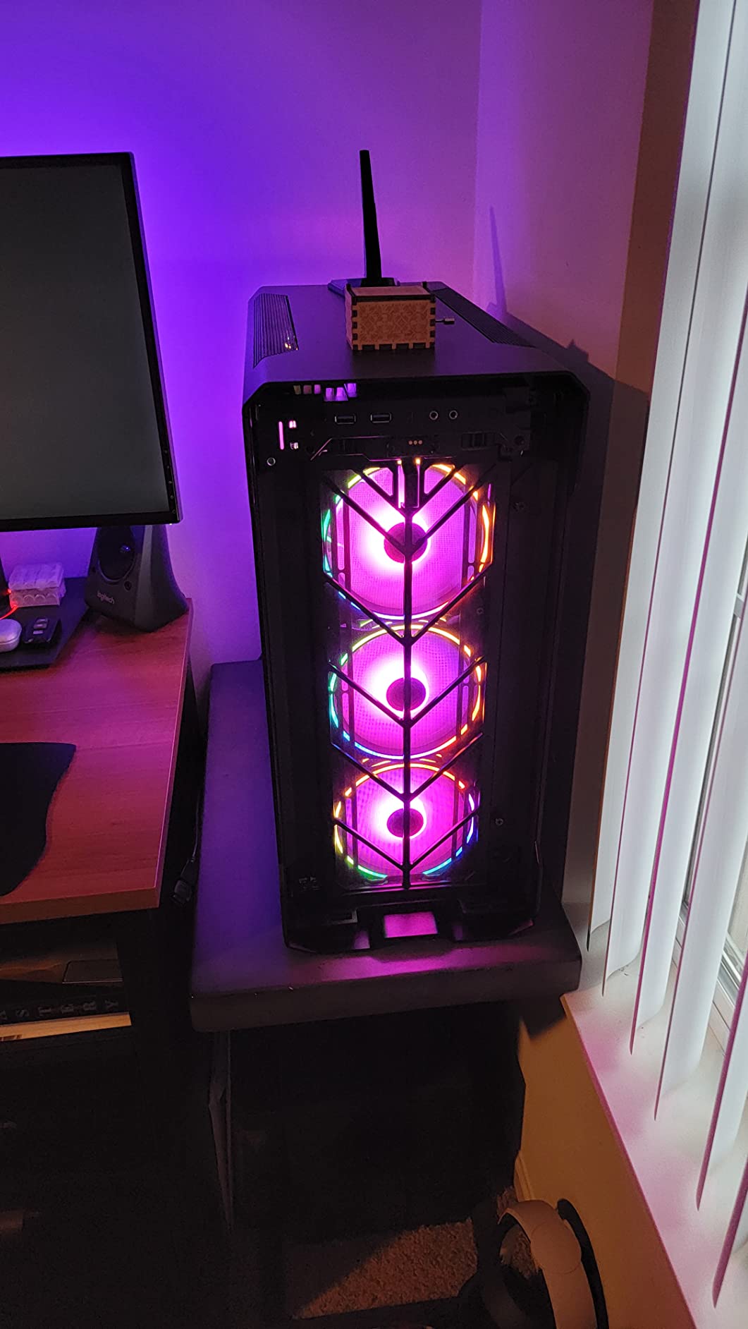 Cooler Master MasterFan MF140 Halo Fan, Duo-Ring ARGB Customizable Lighting, 140mm PWM Static Pressure, ARGB Header Extender for PC Case, Liquid and Air Cooler (MFL-B4DN-15NPA-R1) customer photo 2