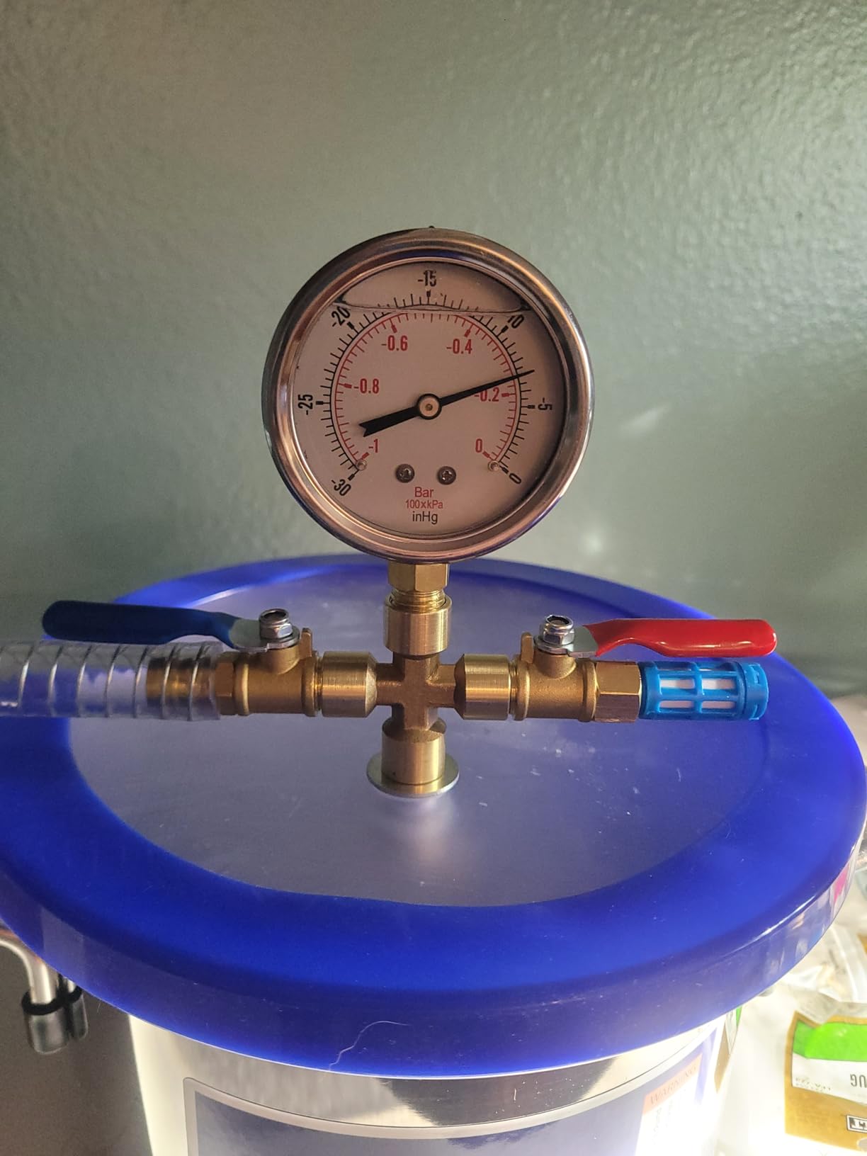 VIVOHOME 1.5 Gallon Acrylic Vacuum Chamber with 3.5 CFM 1 Stage Vacuum Pump customer photo 1