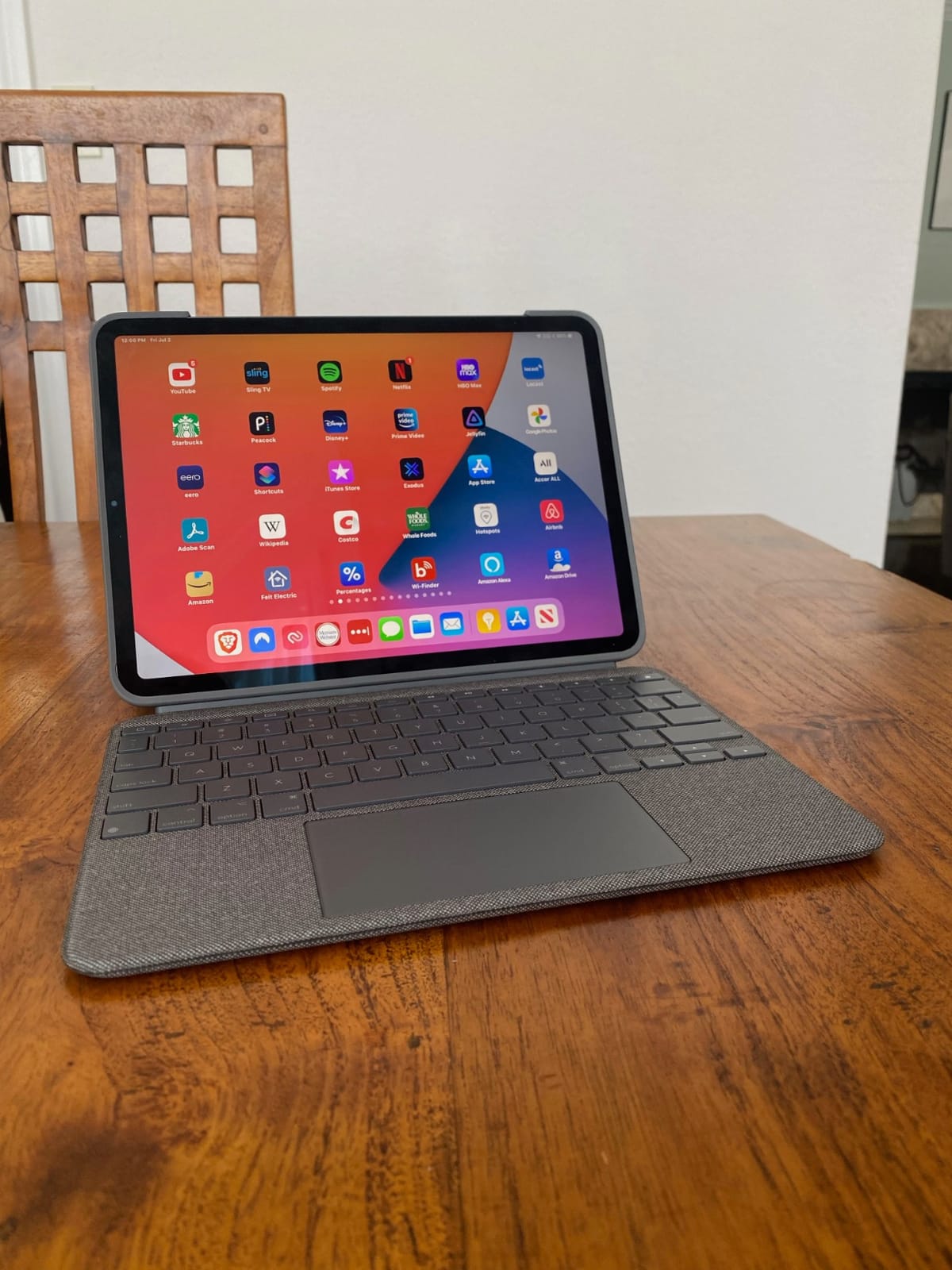Logitech Combo Touch iPad Pro 11-inch Keyboard Case - Oxford Gray customer photo 2