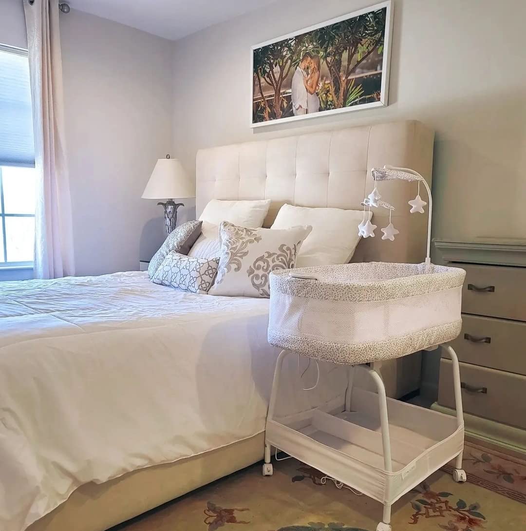 Delta Children SmartSleep Auto Glide Bassinet with Bluetooth, Alloy customer photo 1