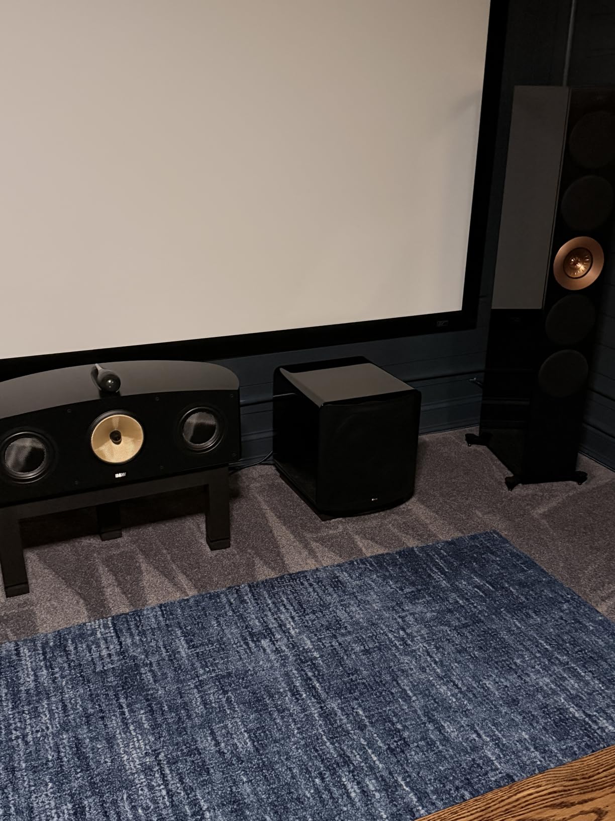 Sound Addicted VibeBoss P12 - Acoustic Isolation Platform Suitable for 12-15 inches Large Subwoofers (20'' x 17'' x 3'') customer photo 2