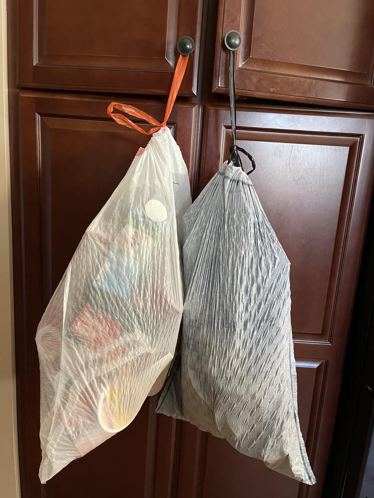 Amazon Basics Tall Kitchen Drawstring Trash Bags, Clean Scent, 13 Gallon, 45 Count, Packaging May Vary customer photo 1