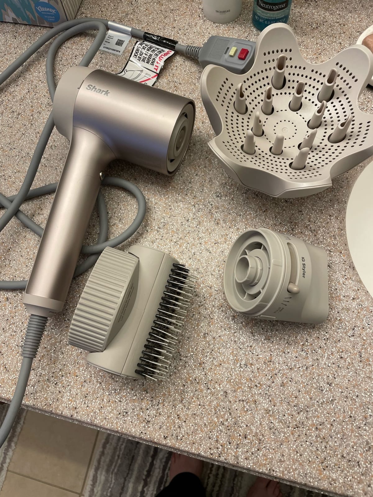 Shark HD120BRN Blow Dryer HyperAIR Fast-Drying with IQ 2-in-1 Concentrator, Styling Brush, and Curl-Defining Deep Diffuser Attachments, Ionic, No Heat Damage, for All Hair Types, Stone customer photo 1