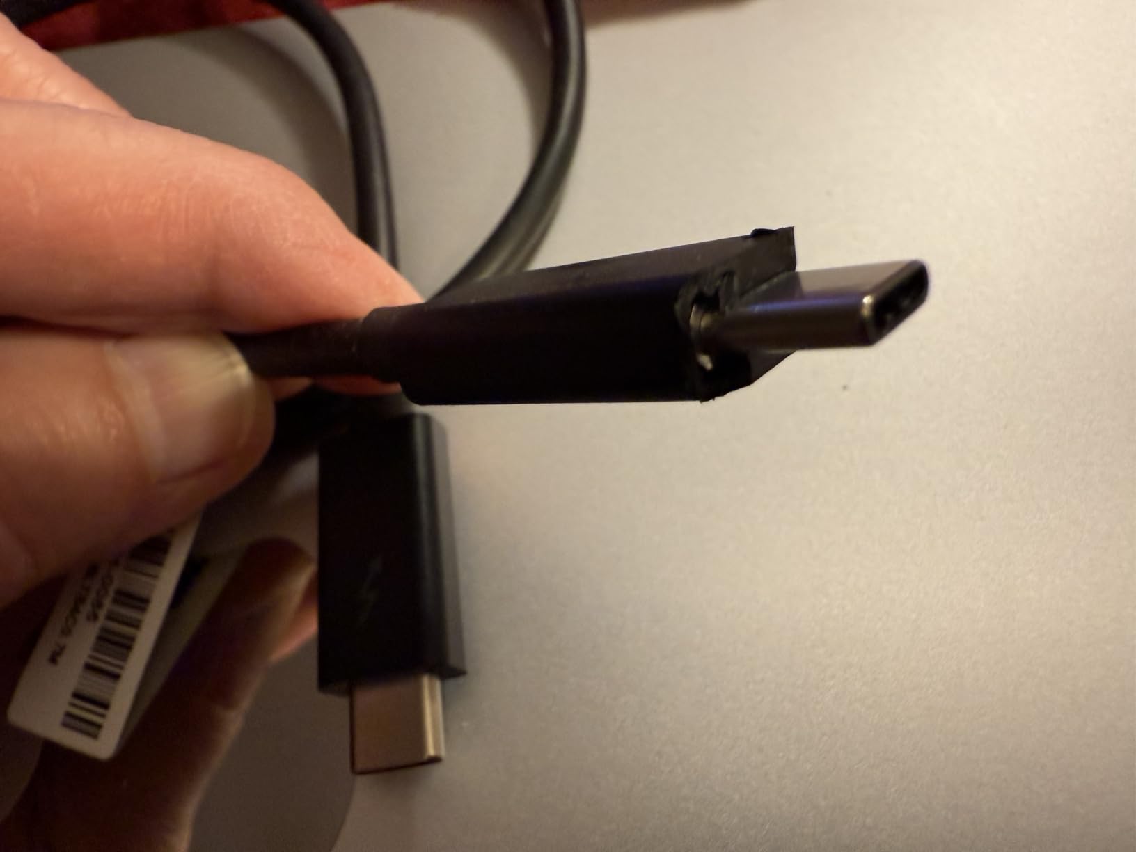 OWC Thunderbolt 4 Active USB-C Cable 40Gb/s 100W 2.0M (78in) customer photo 1
