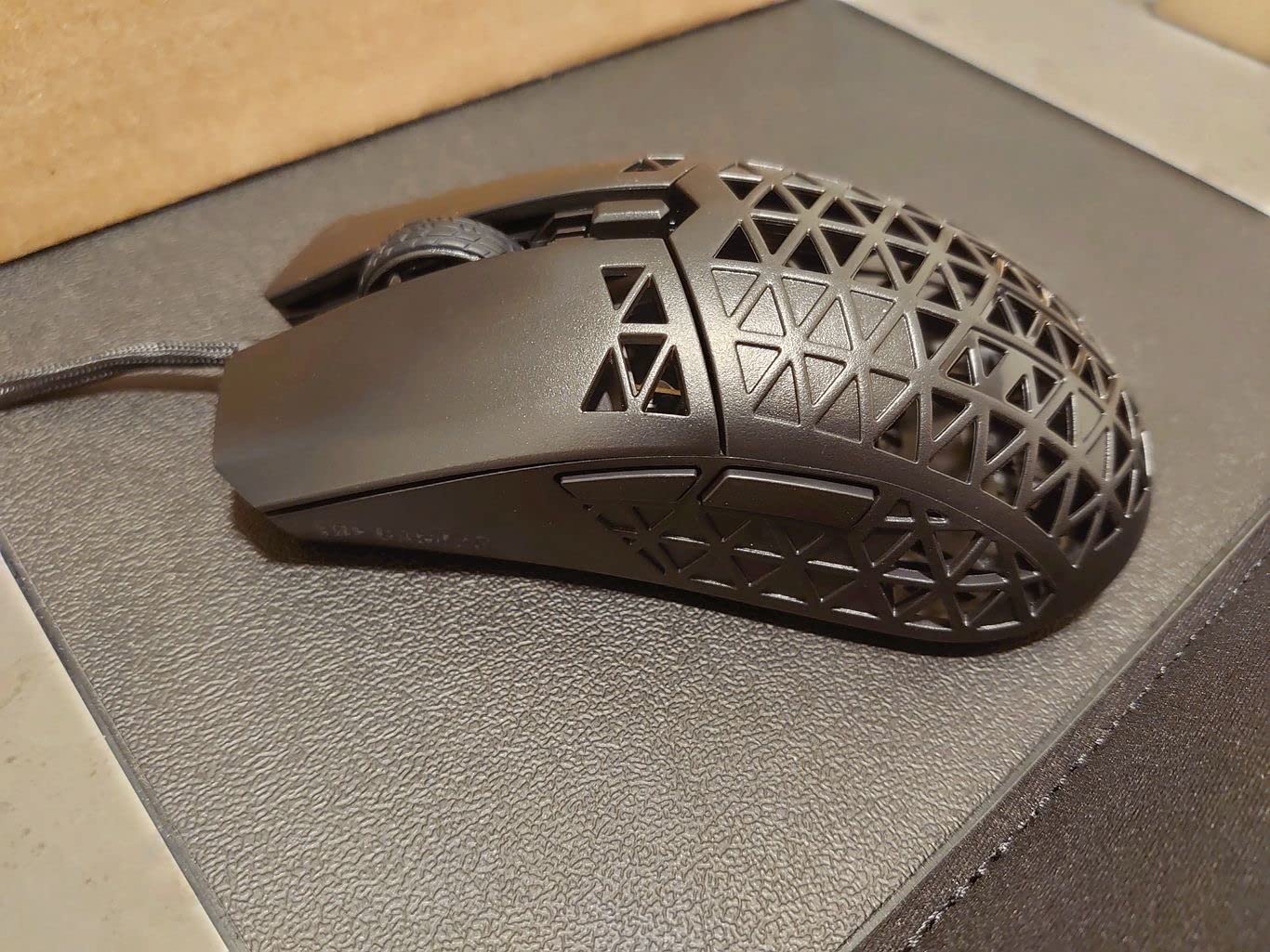 ASUS TUF Gaming M4 Air Lightweight Mouse | 16,000 dpi Sensor, Programmable Buttons, 47g Ultralight Shell, IPX6 Water Resistance, Gaming Paracord and Low Friction PTFE Feet, Black customer photo 2